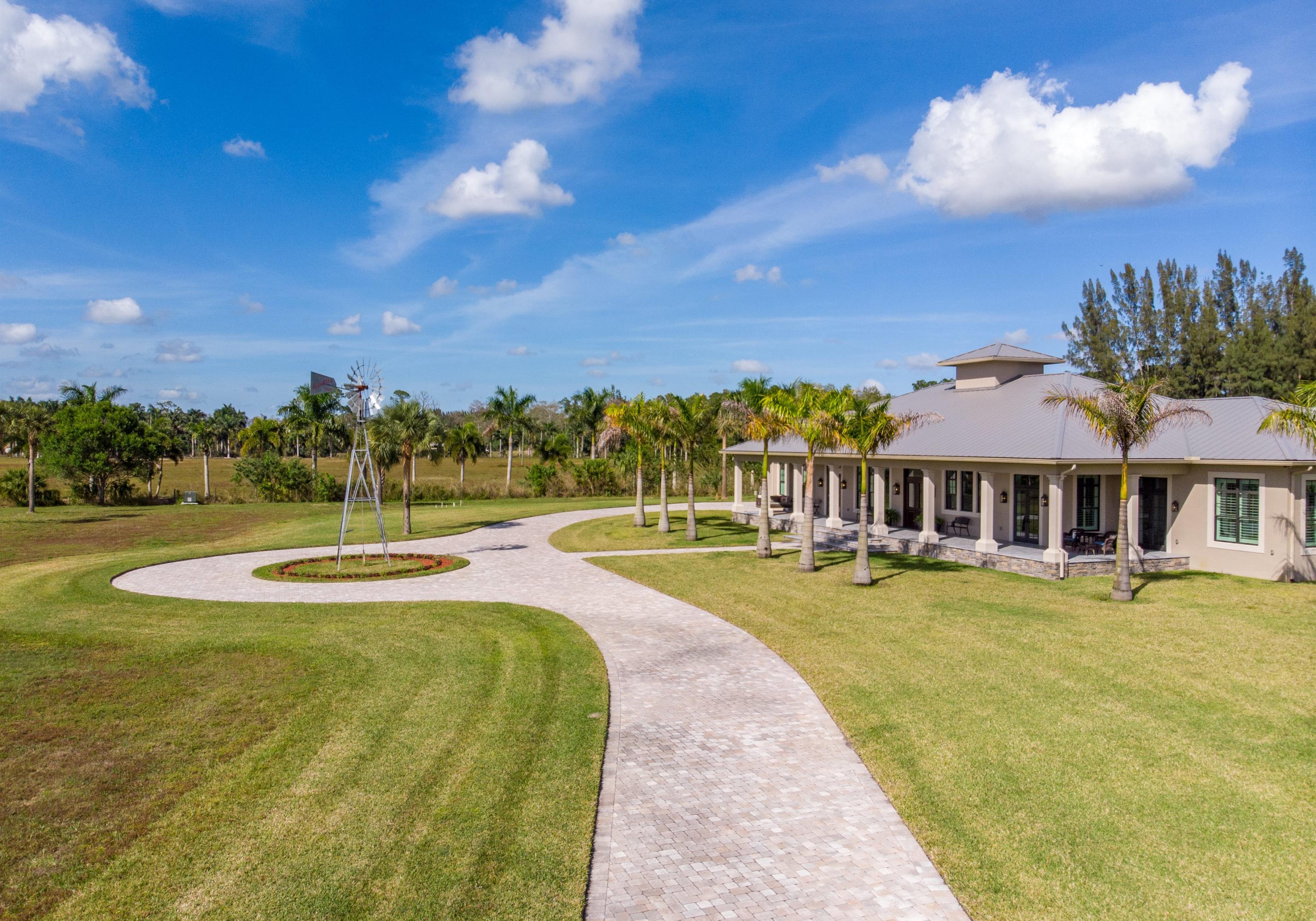LOXAHATCHEE GROVES - Residential