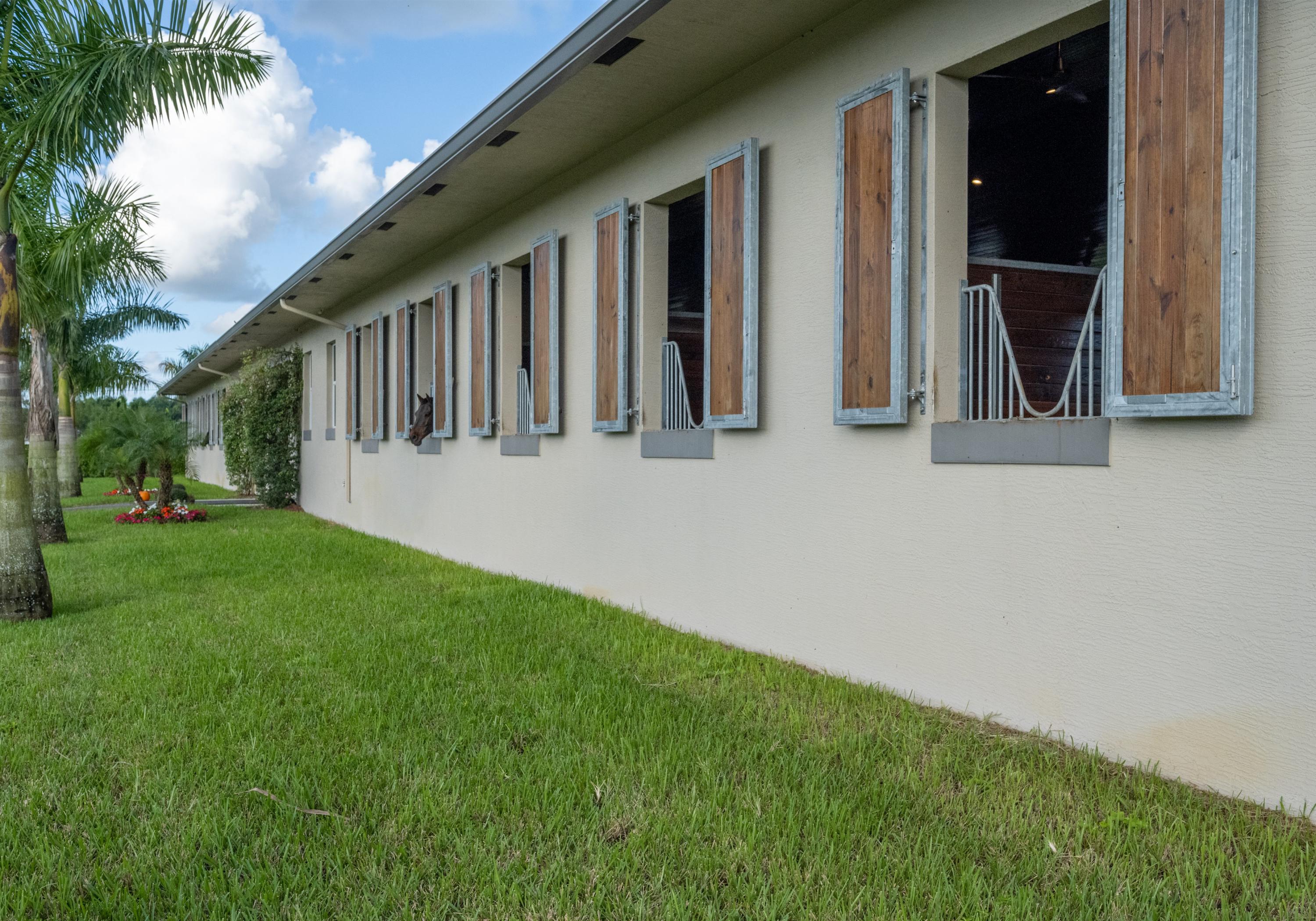 LOXAHATCHEE GROVES - Residential