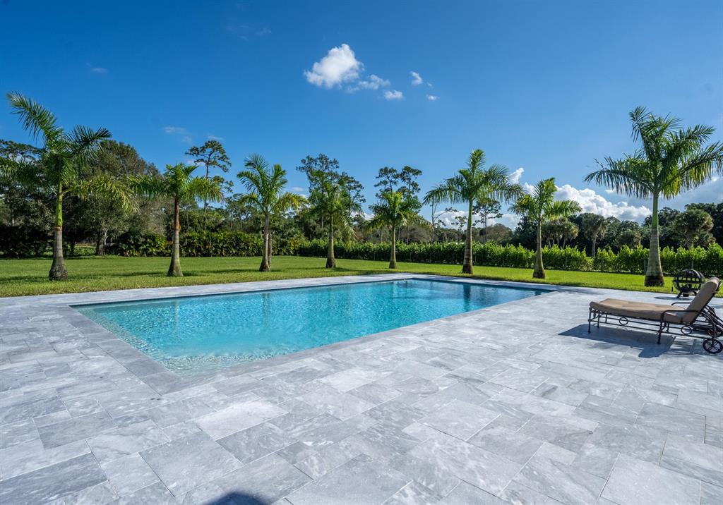 LOXAHATCHEE GROVES - Residential