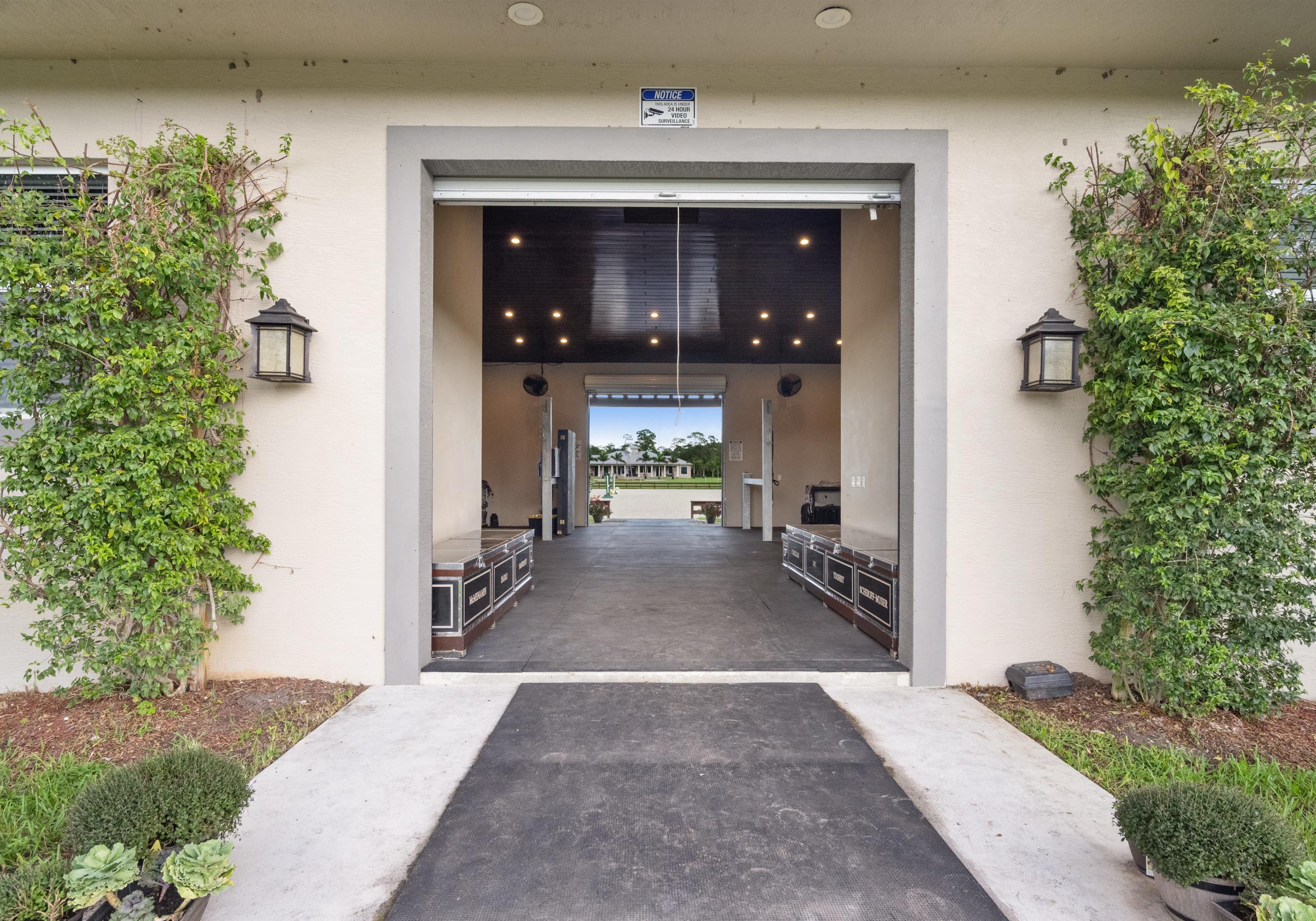 LOXAHATCHEE GROVES - Residential