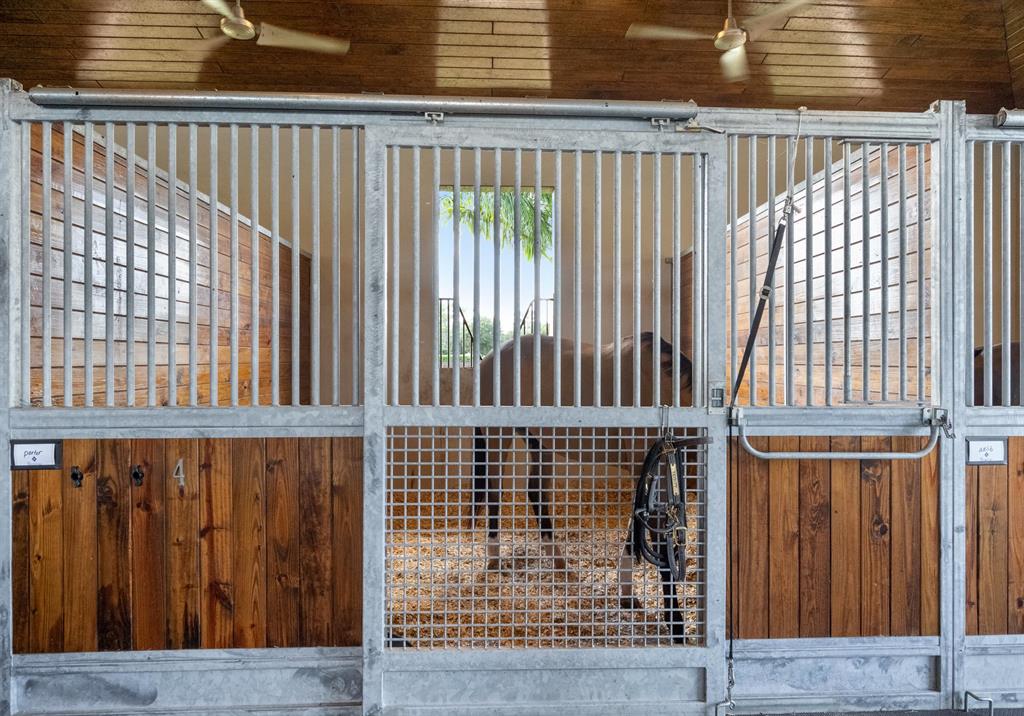 LOXAHATCHEE GROVES - Residential