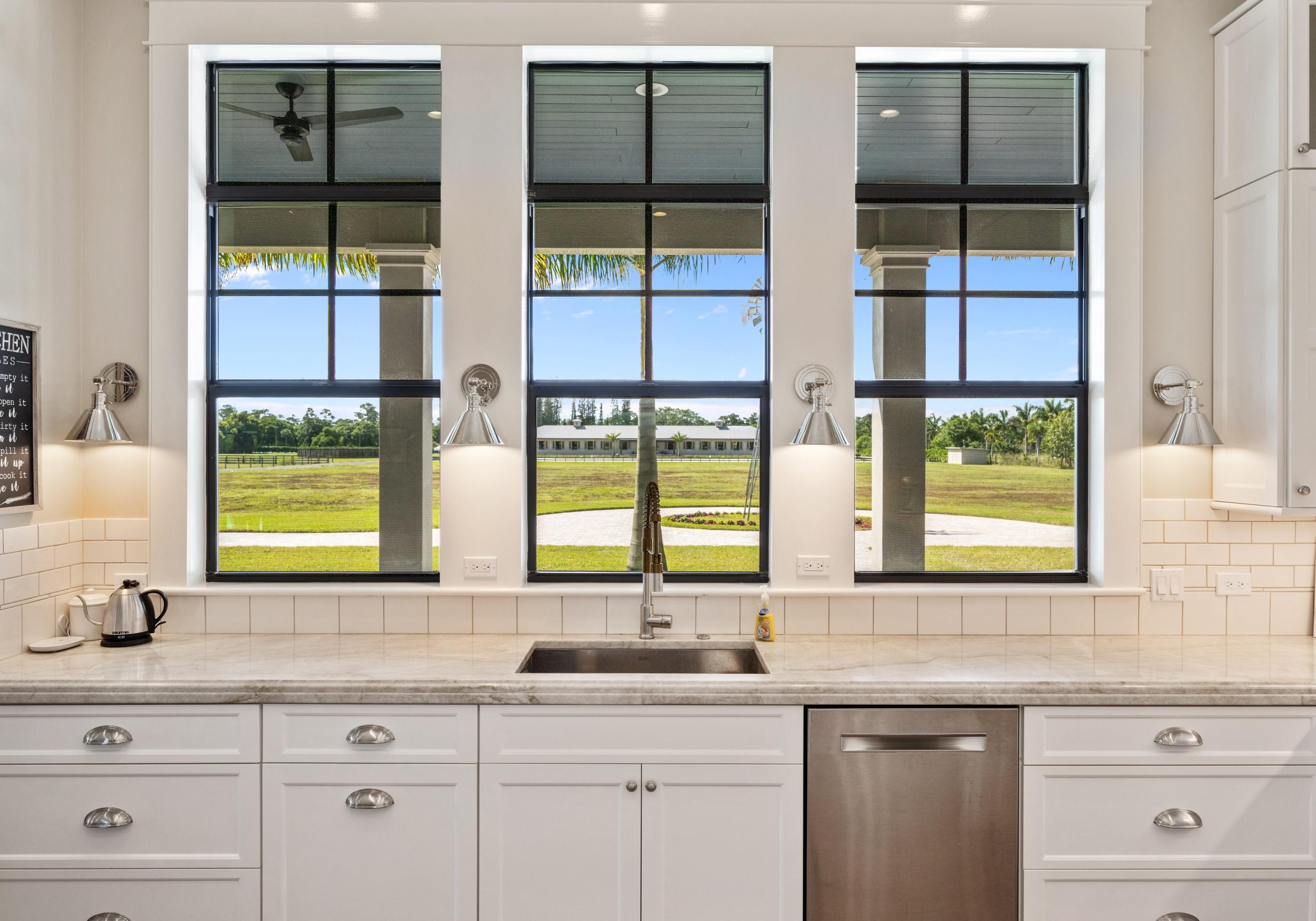 LOXAHATCHEE GROVES - Residential