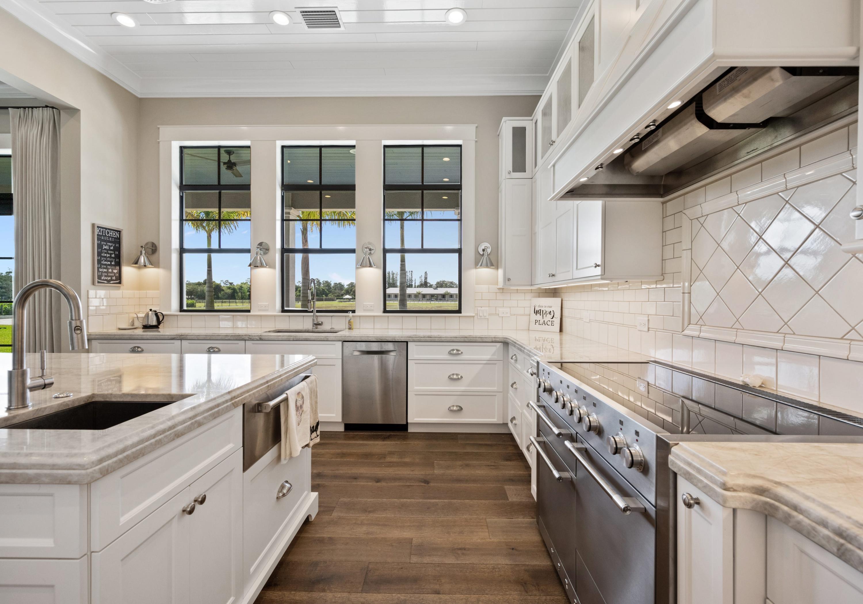 LOXAHATCHEE GROVES - Residential