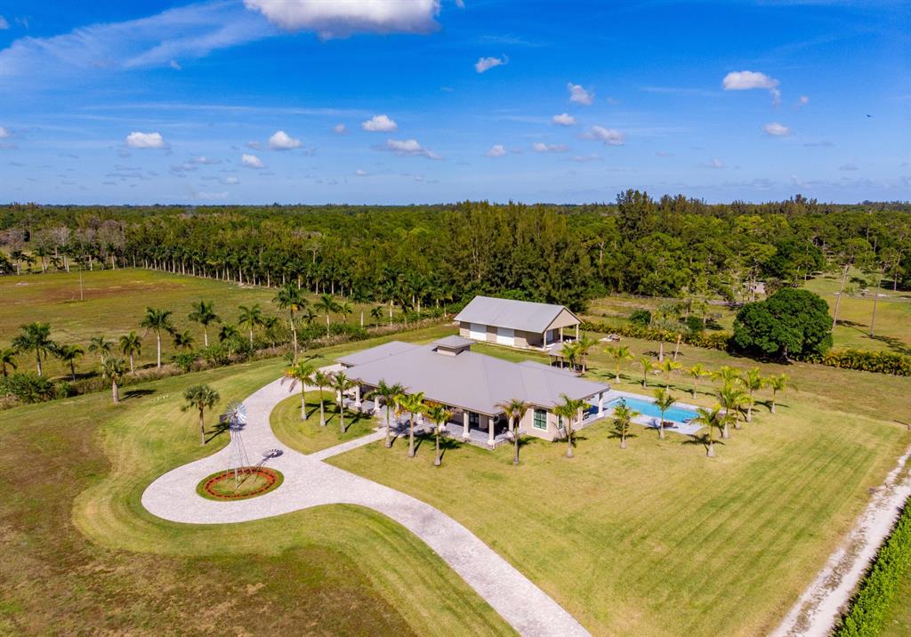 LOXAHATCHEE GROVES - Residential