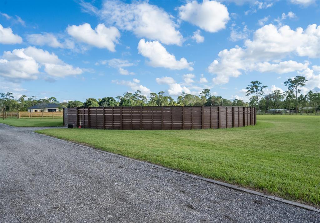 LOXAHATCHEE GROVES - Residential