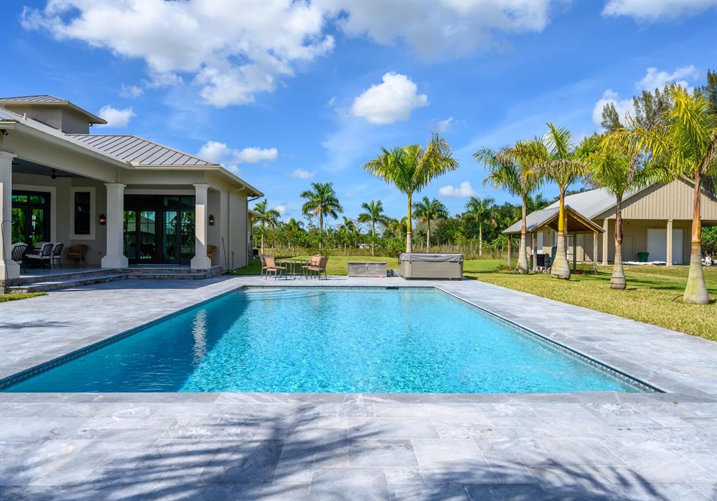 LOXAHATCHEE GROVES - Residential