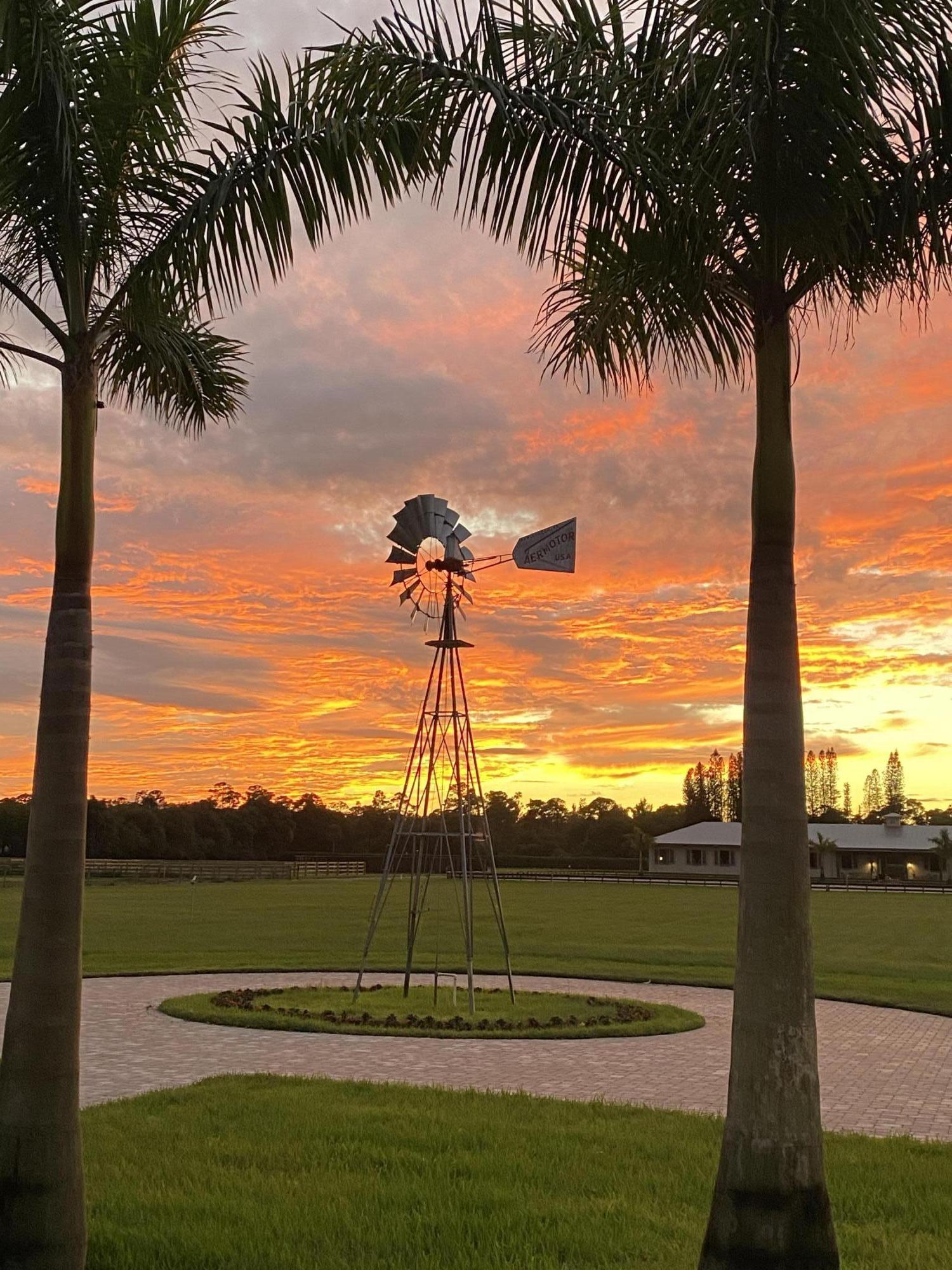 LOXAHATCHEE GROVES - Residential