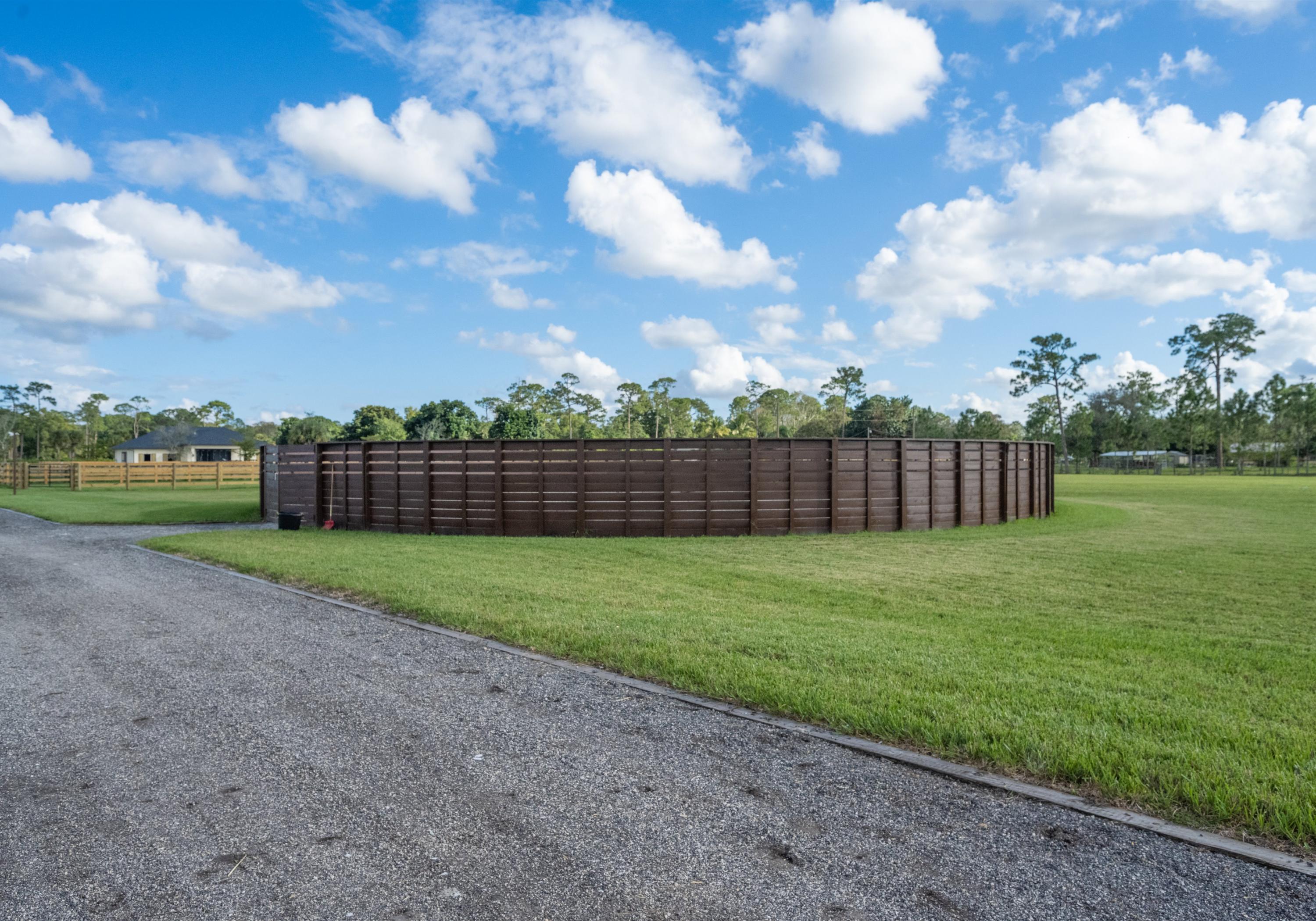 LOXAHATCHEE GROVES - Residential