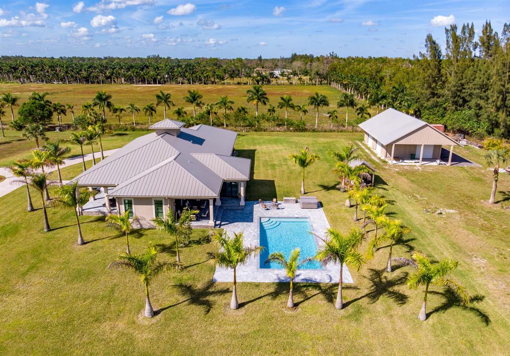 LOXAHATCHEE GROVES - Residential