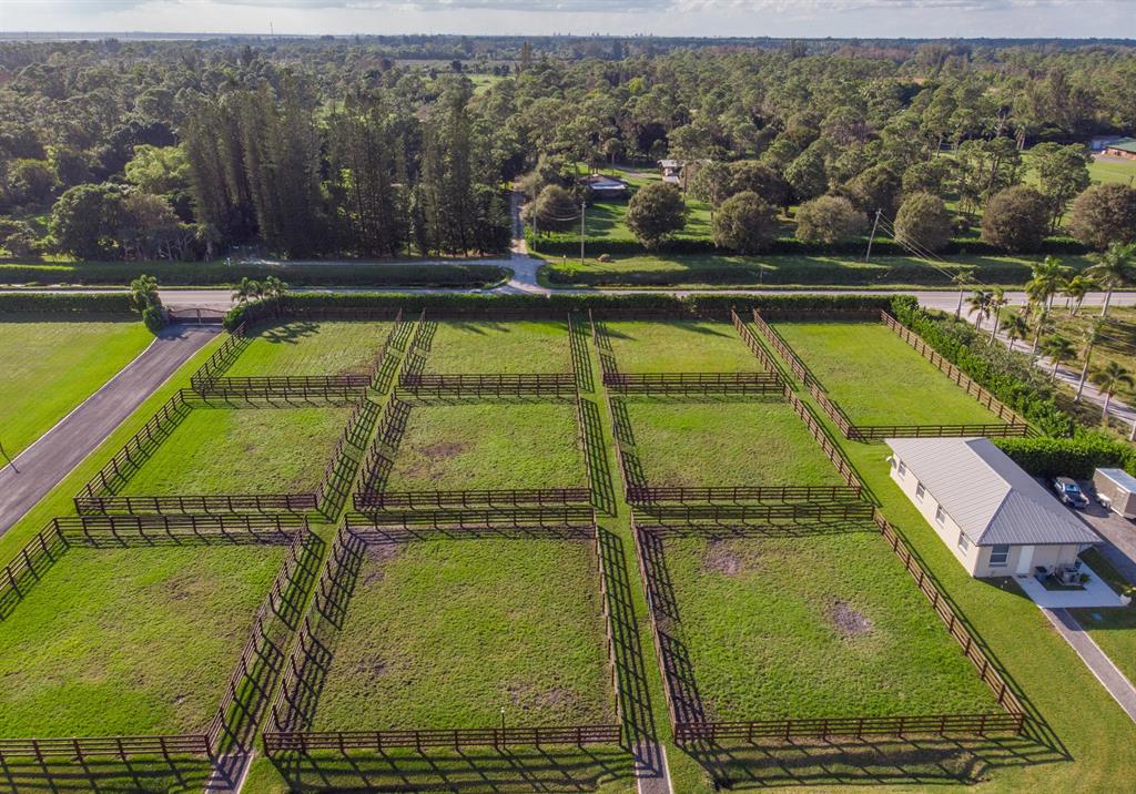 LOXAHATCHEE GROVES - Residential