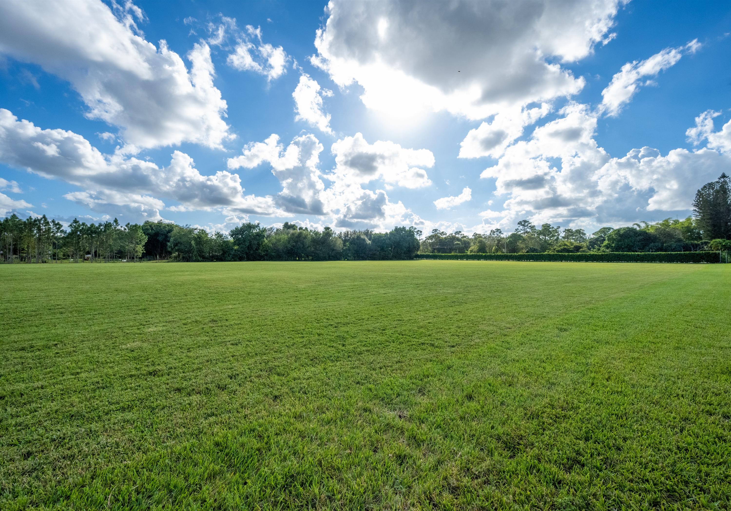 LOXAHATCHEE GROVES - Residential