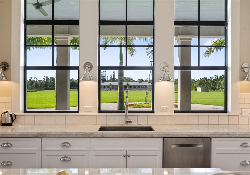 LOXAHATCHEE GROVES - Residential