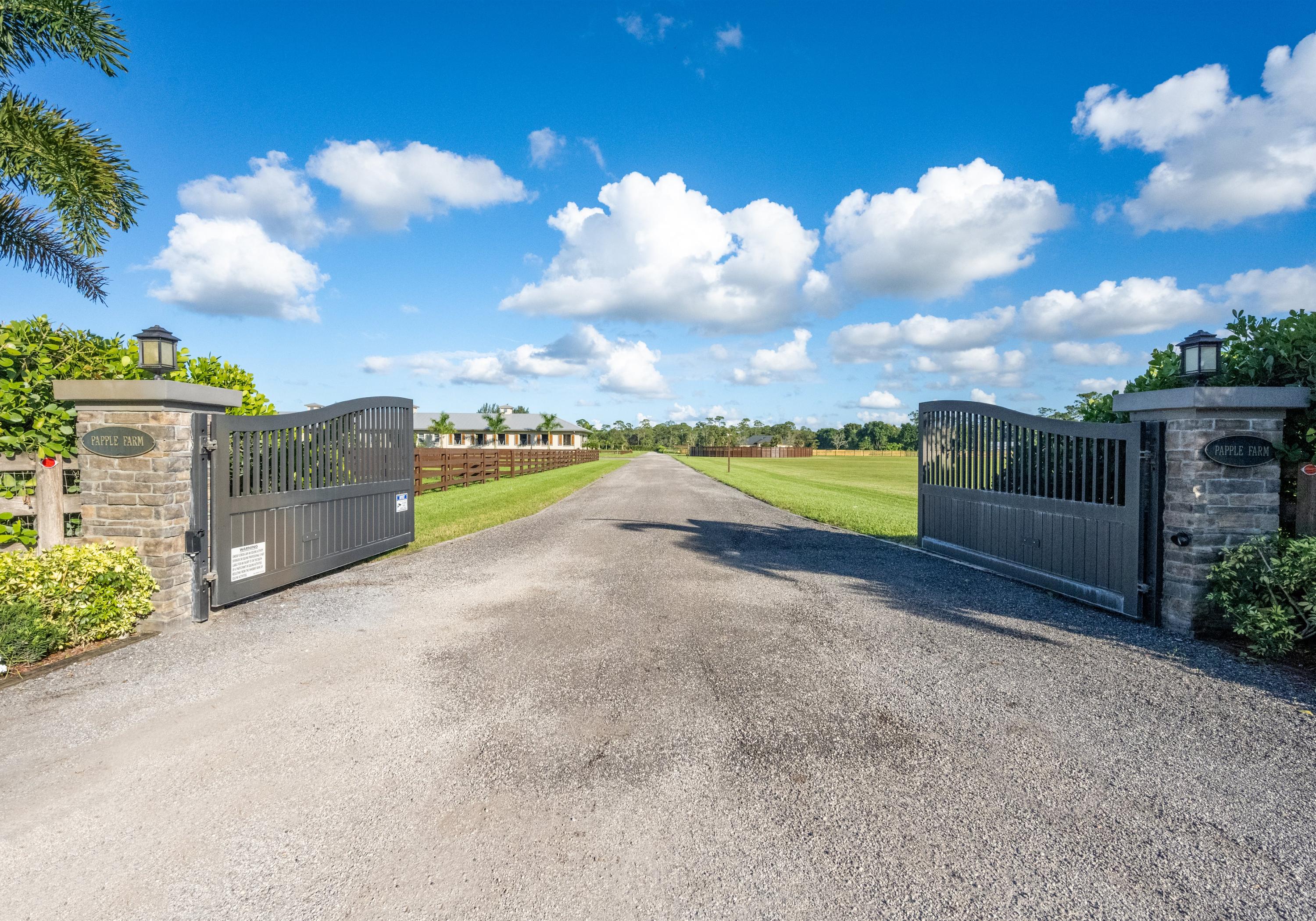 LOXAHATCHEE GROVES - Residential