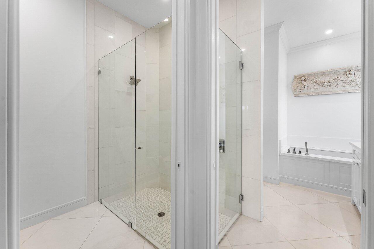 RIVERWALK 12 - Residential