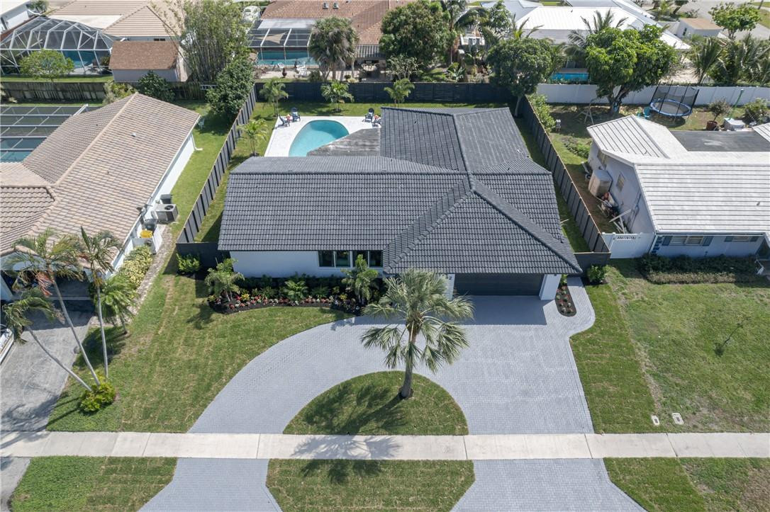 BOCA RATON SQUARE - Residential