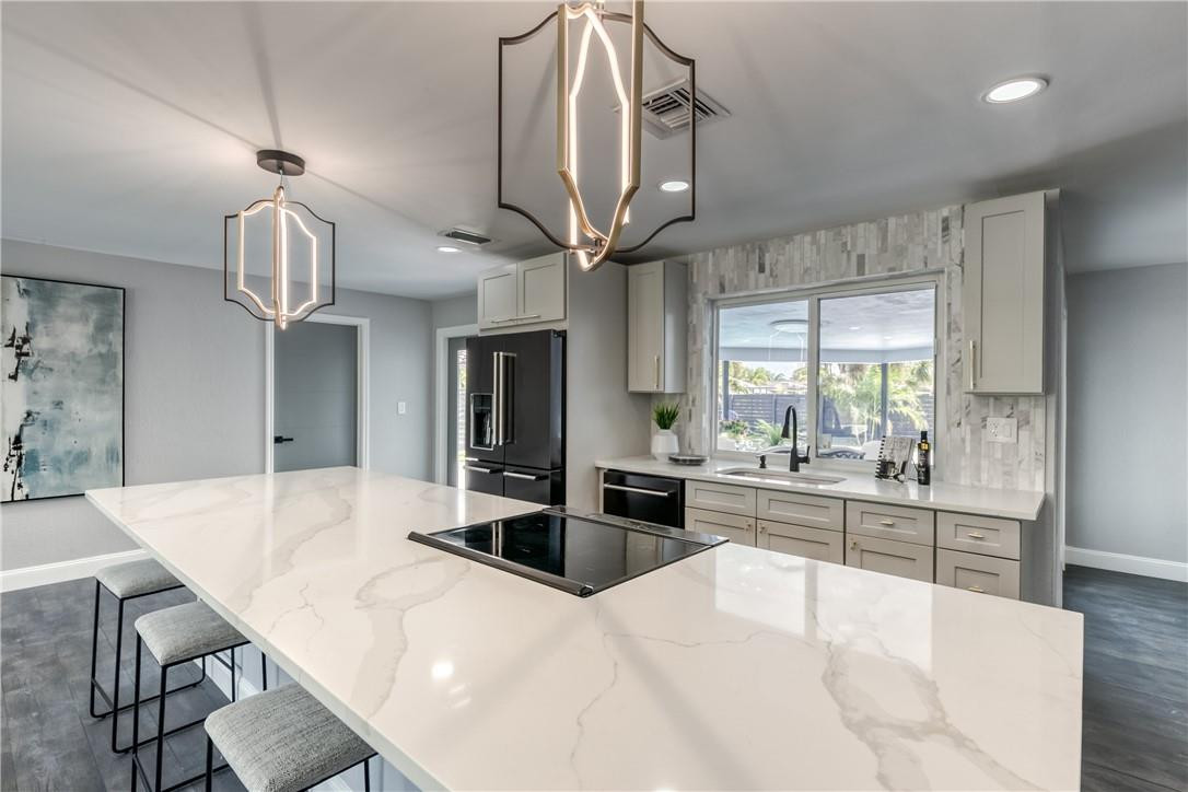 BOCA RATON SQUARE - Residential