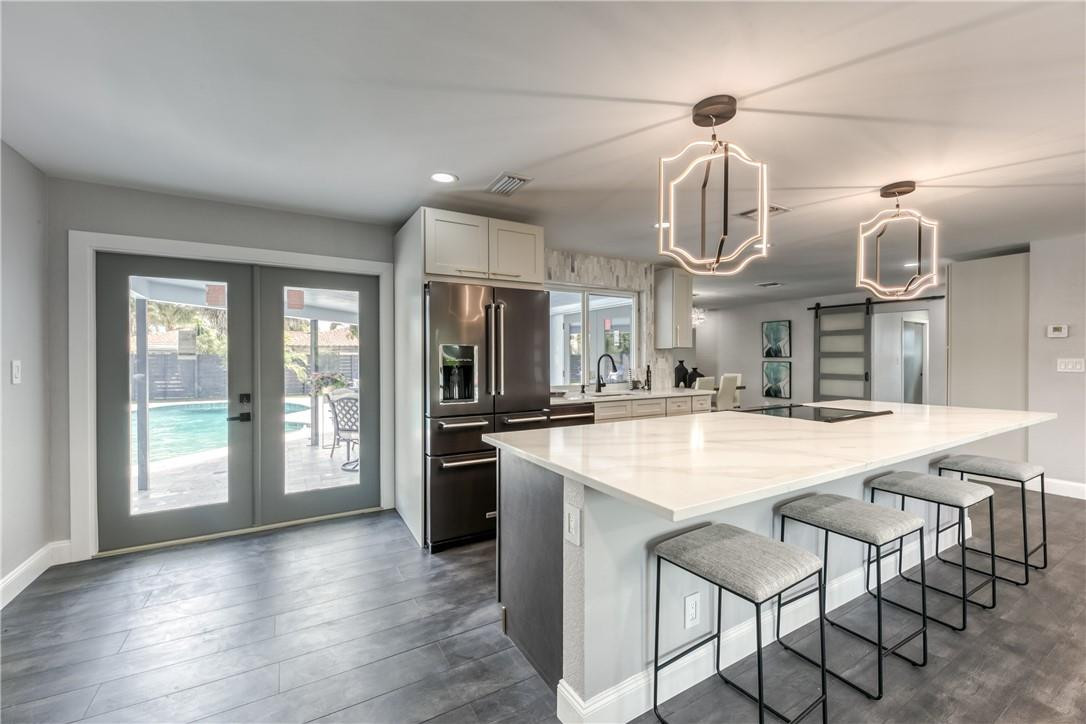 BOCA RATON SQUARE - Residential