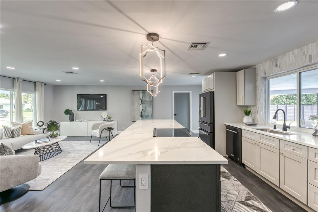 BOCA RATON SQUARE - Residential
