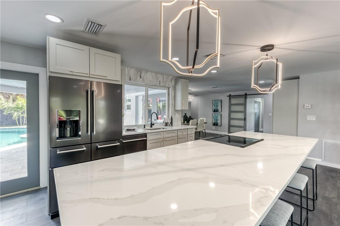 BOCA RATON SQUARE - Residential