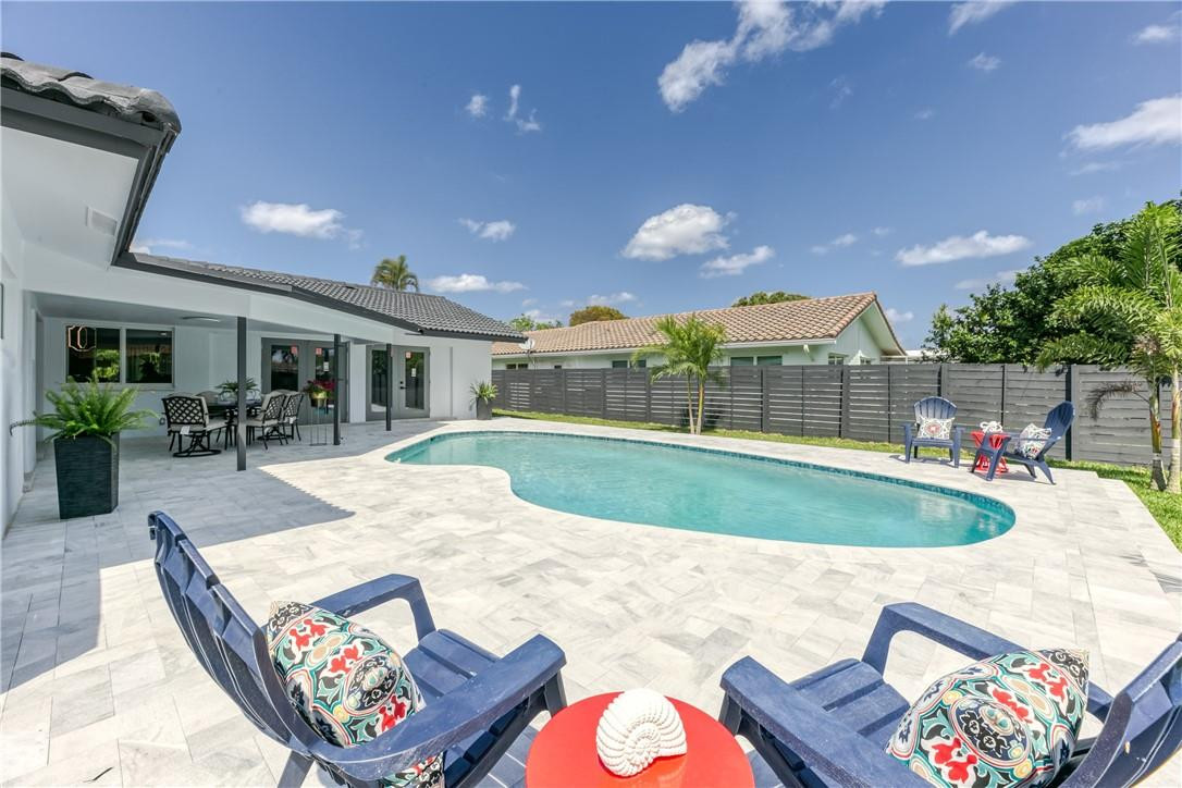 BOCA RATON SQUARE - Residential