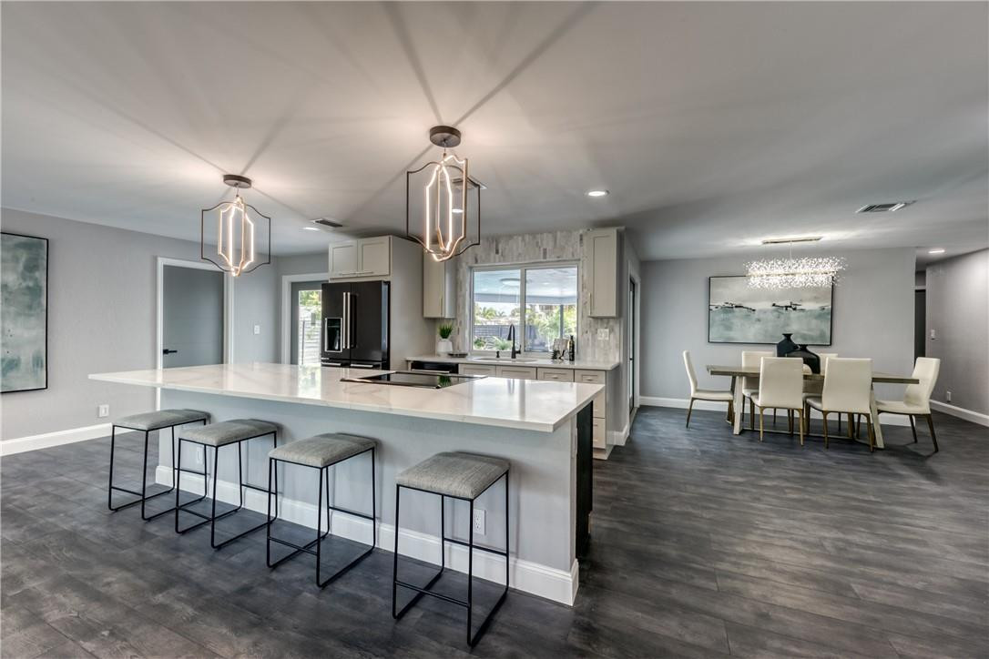 BOCA RATON SQUARE - Residential