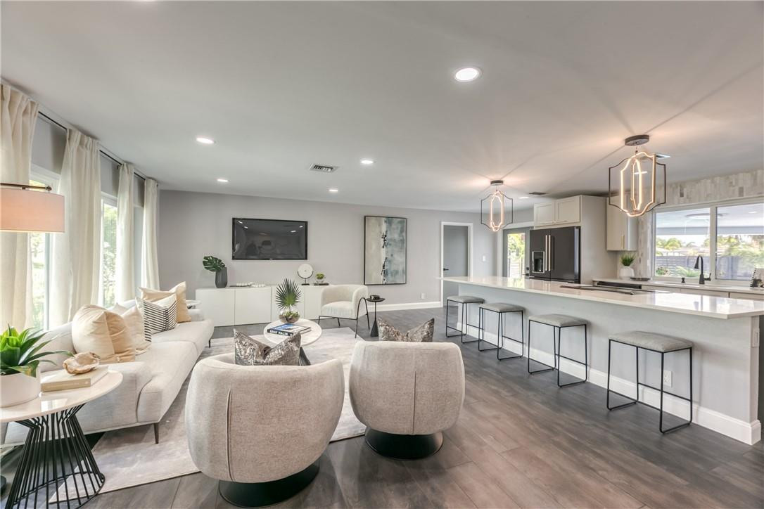 BOCA RATON SQUARE - Residential