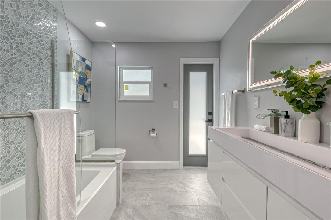 BOCA RATON SQUARE - Residential