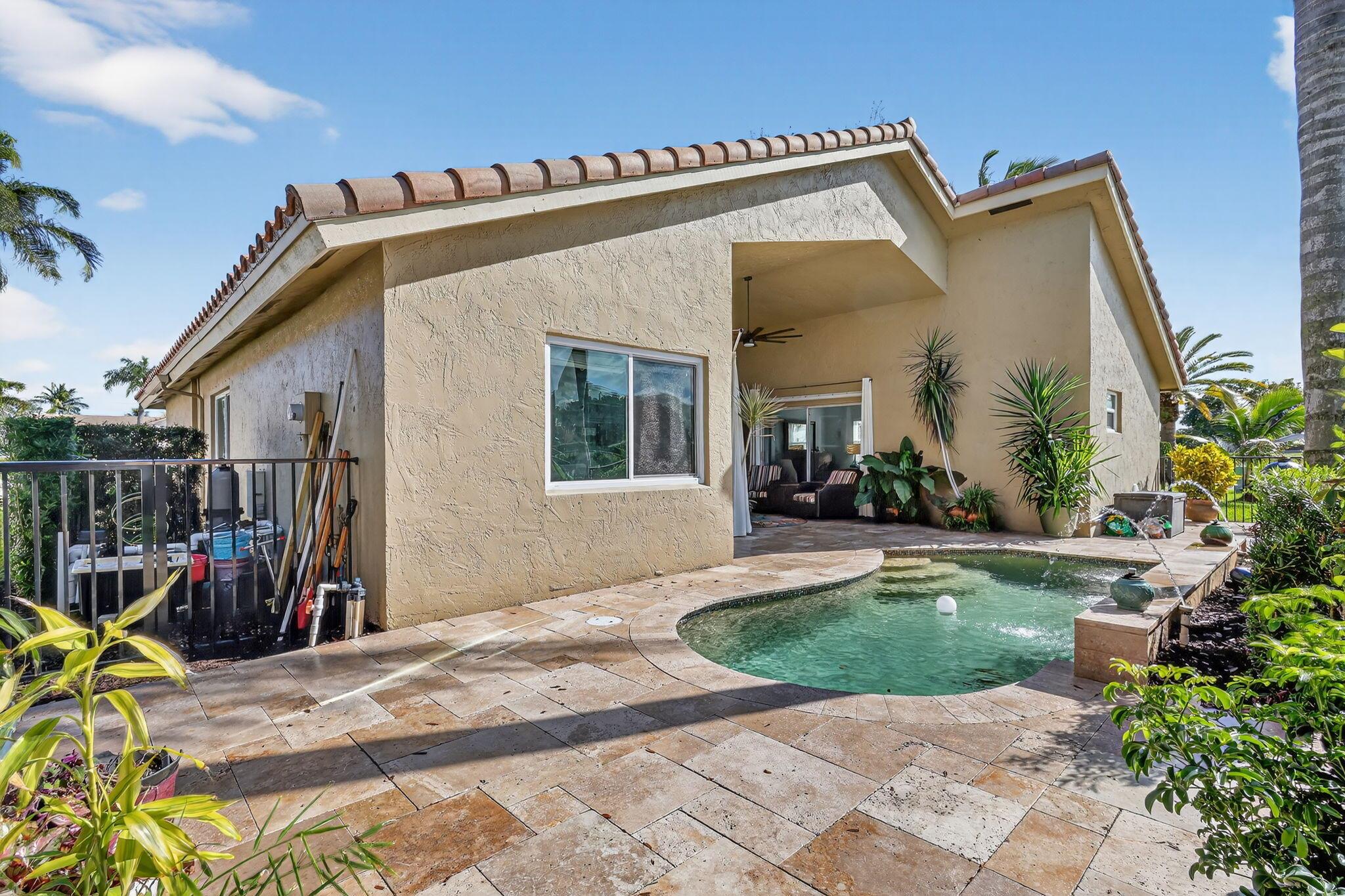 RAINBOW LAKES - Residential