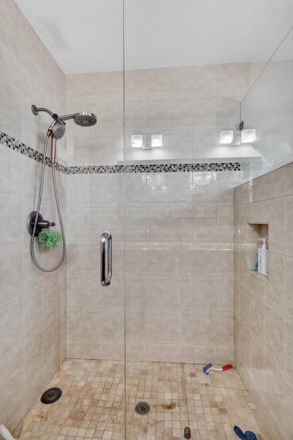 RAINBOW LAKES - Residential