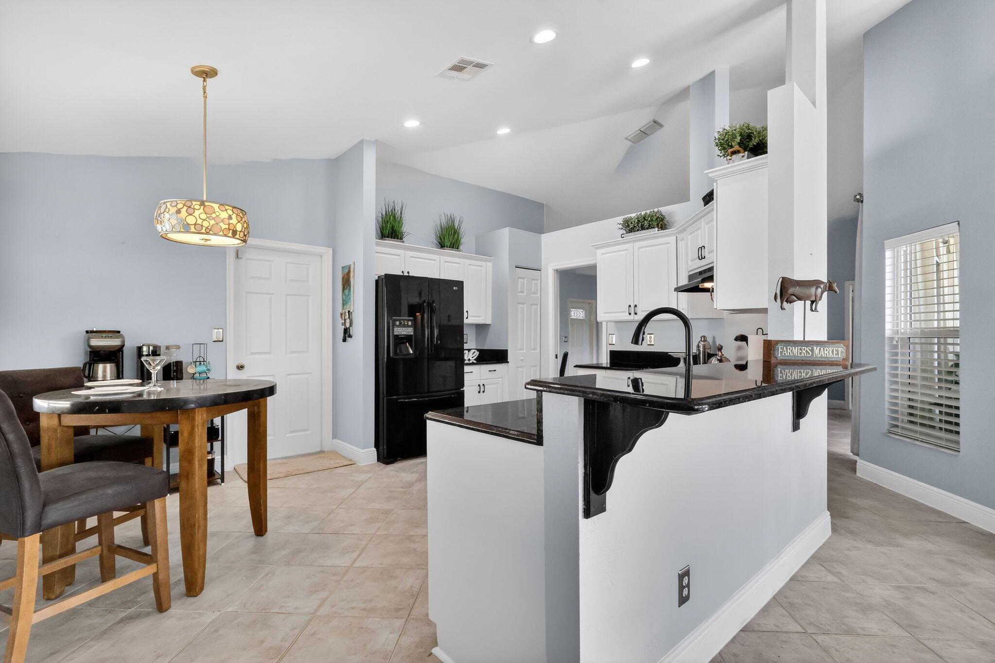 RAINBOW LAKES - Residential