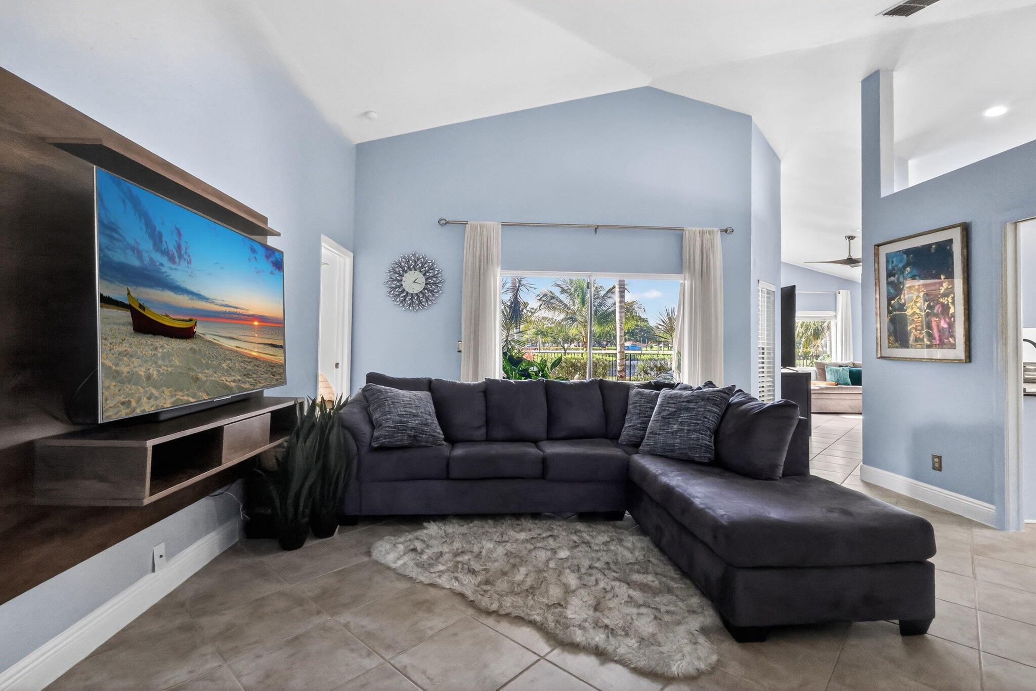 RAINBOW LAKES - Residential