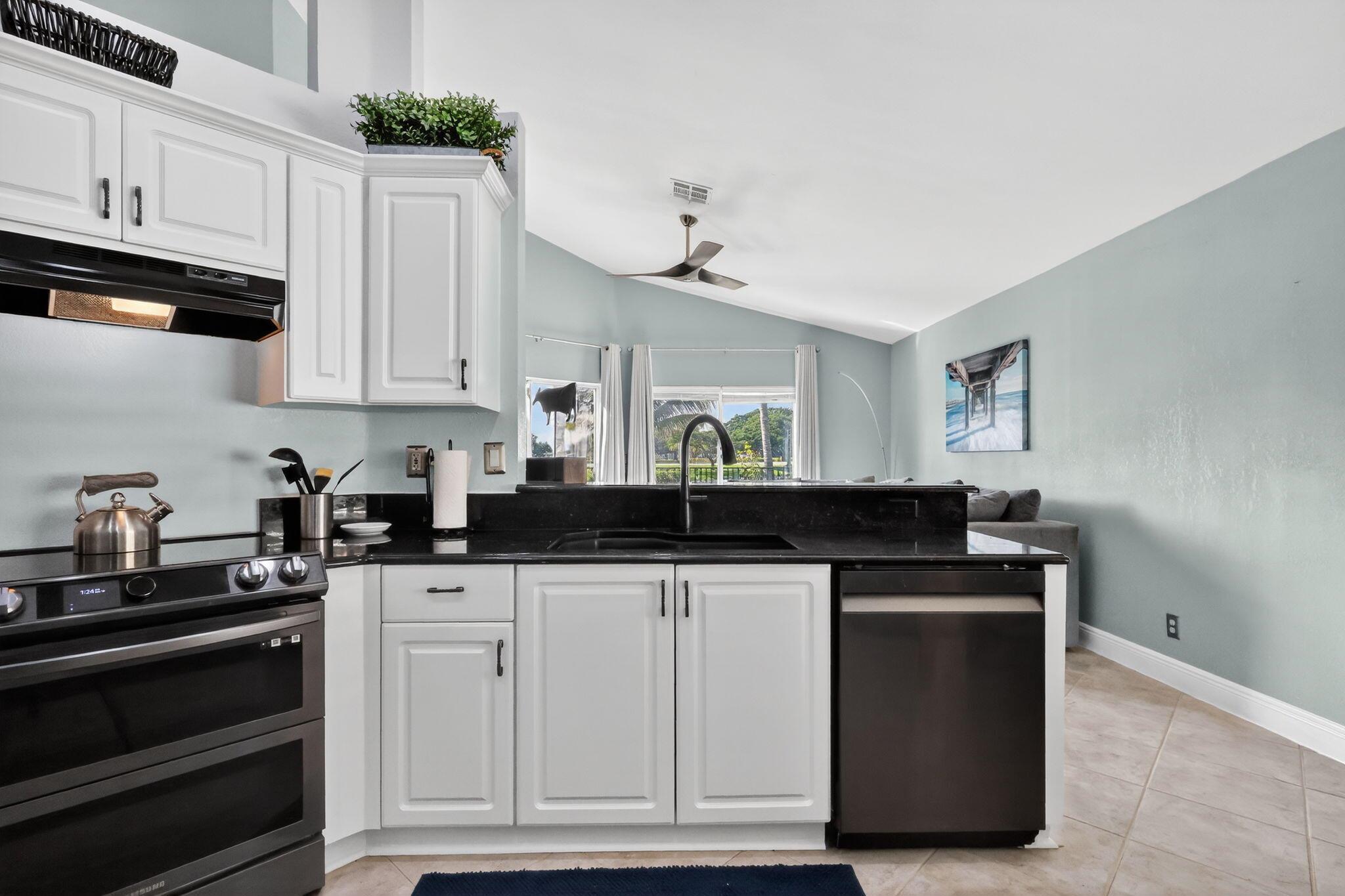 RAINBOW LAKES - Residential