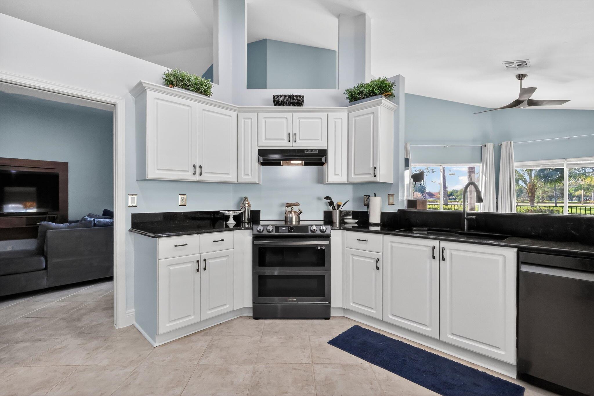 RAINBOW LAKES - Residential