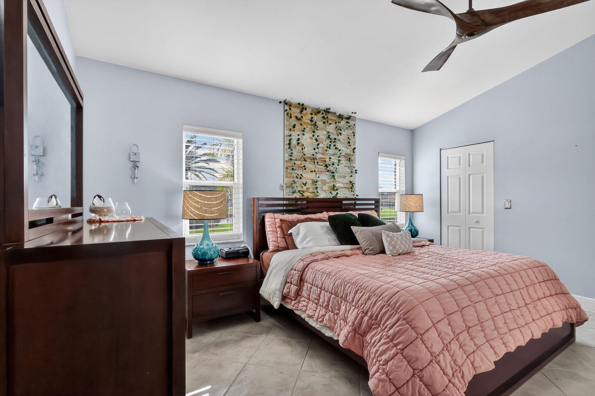 RAINBOW LAKES - Residential