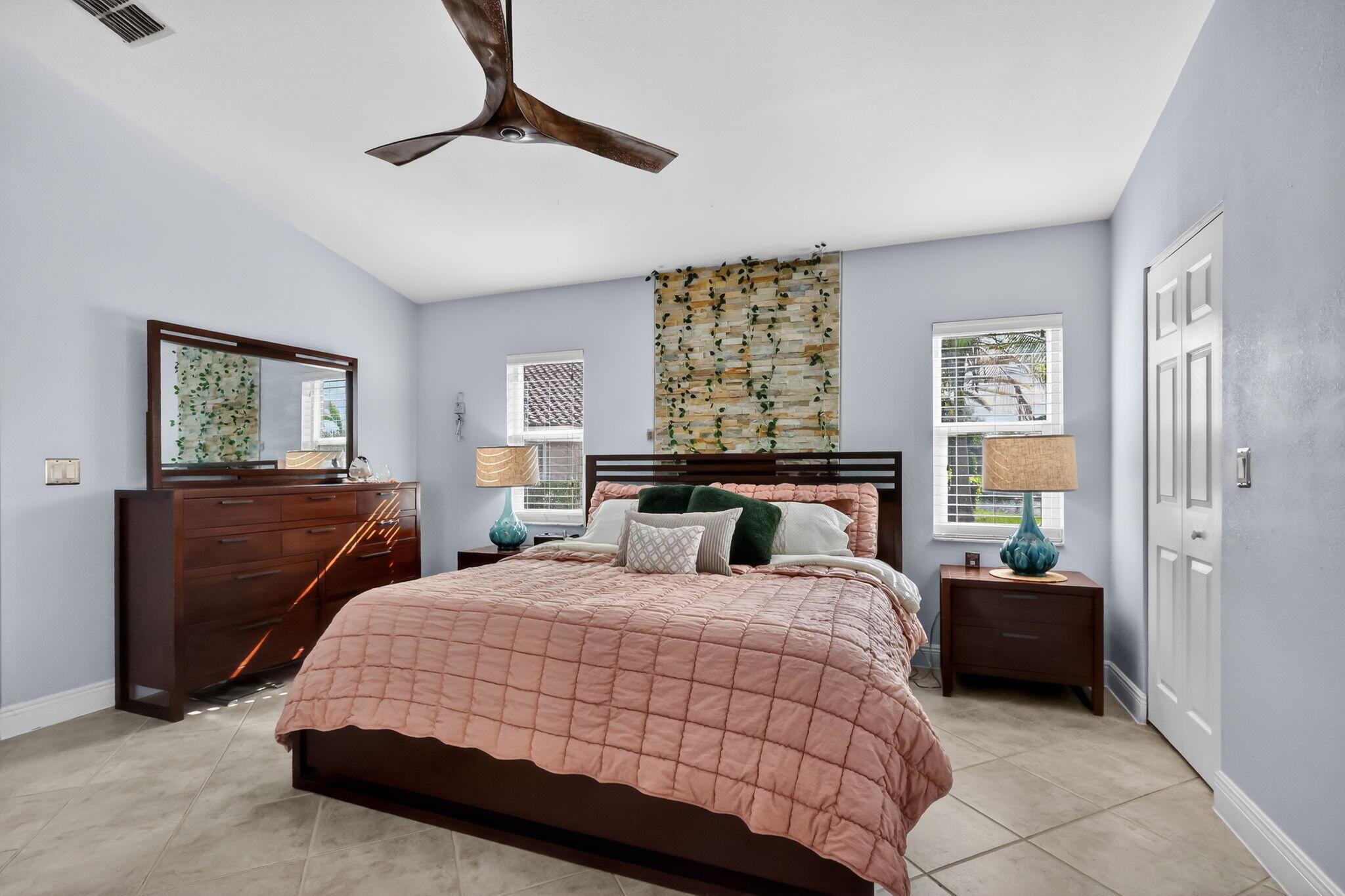 RAINBOW LAKES - Residential