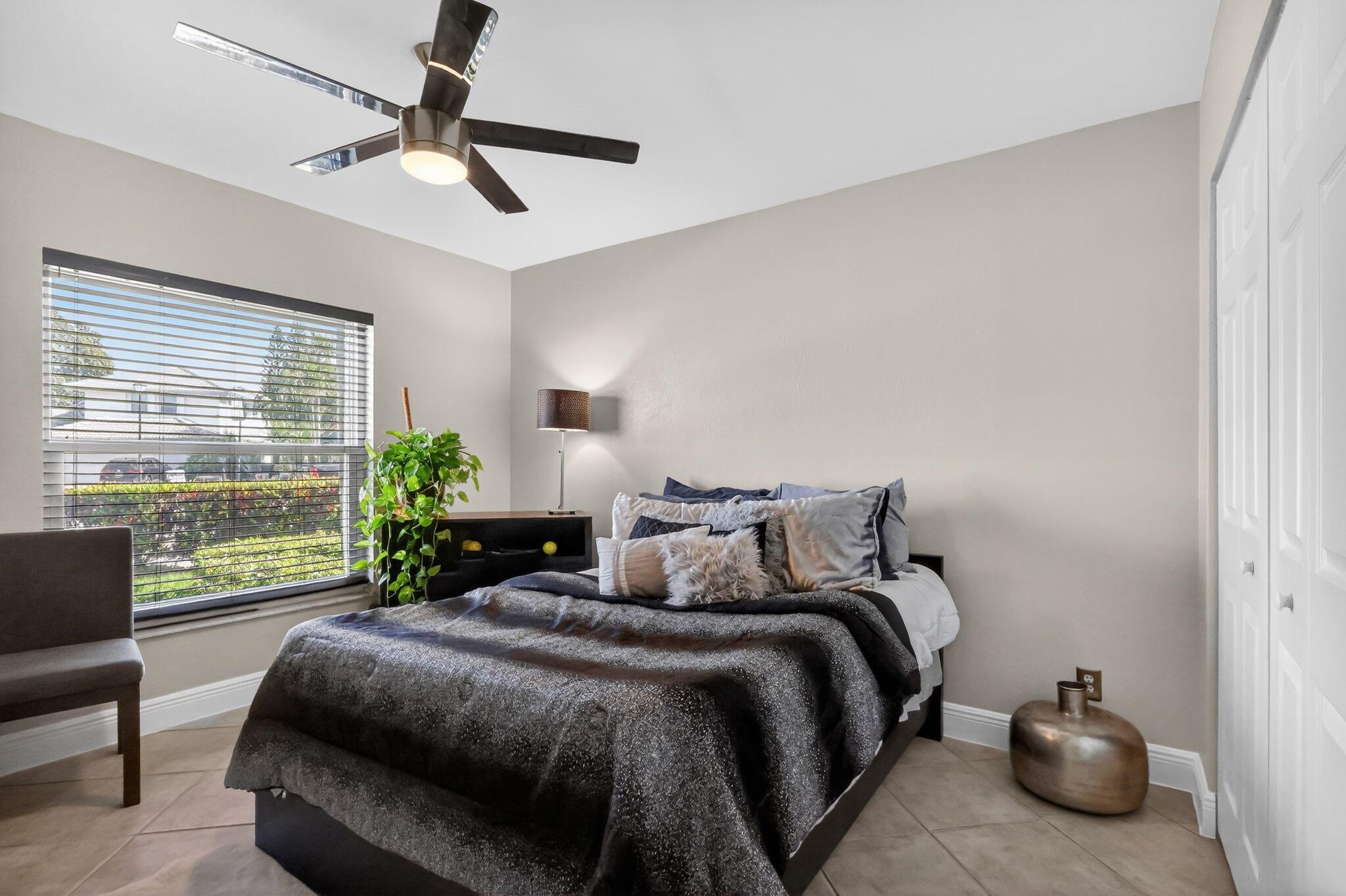 RAINBOW LAKES - Residential