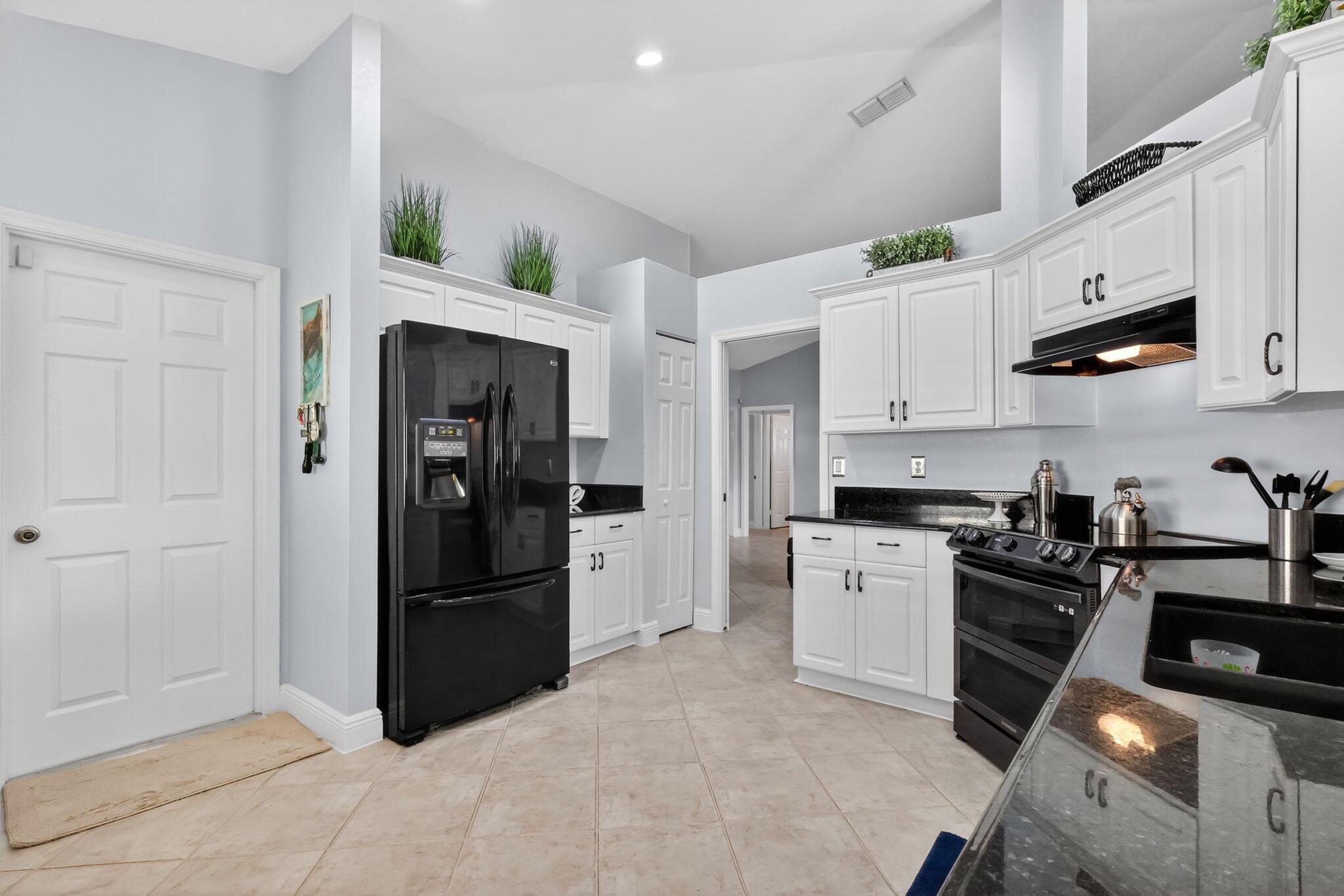 RAINBOW LAKES - Residential