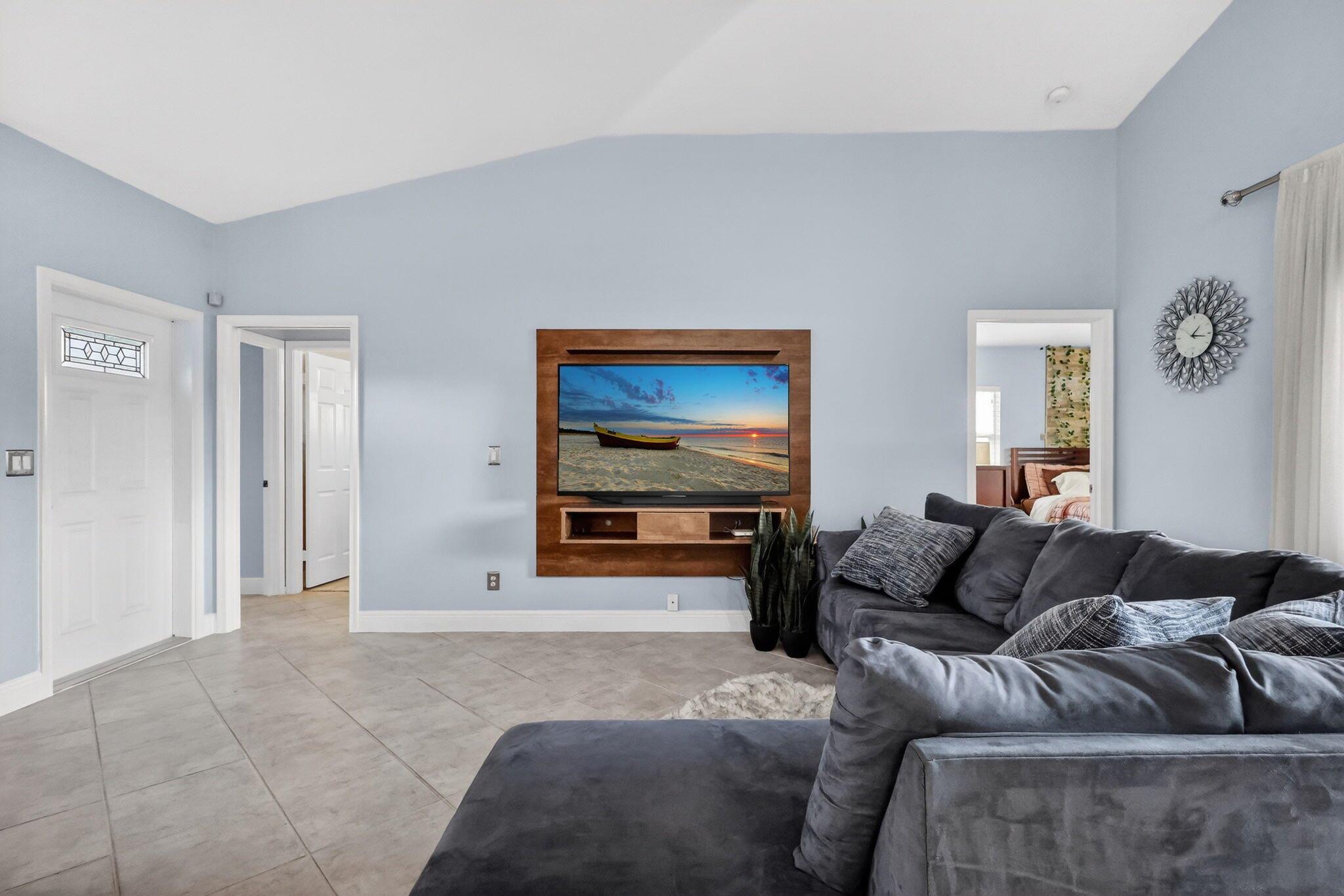 RAINBOW LAKES - Residential