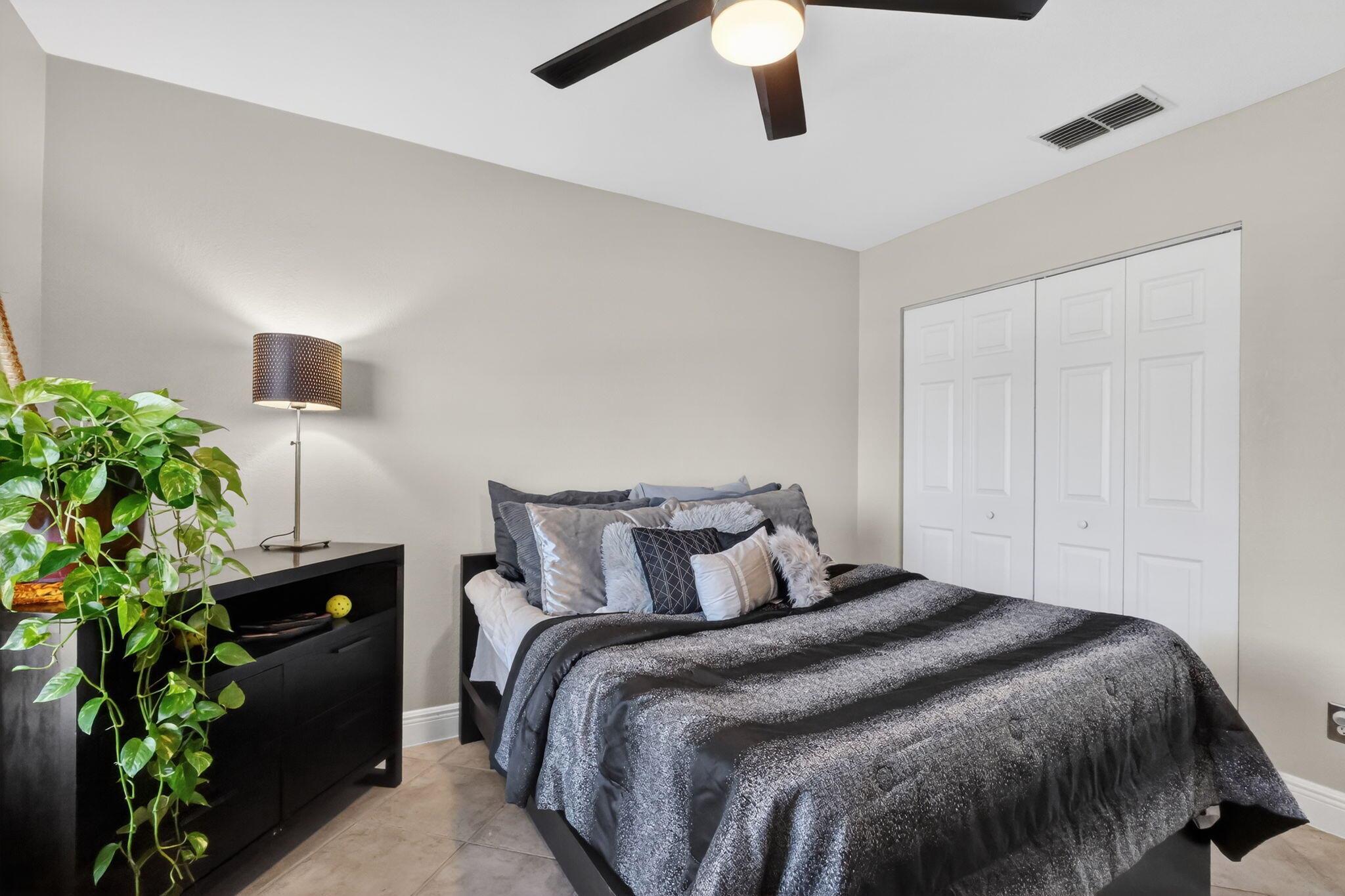 RAINBOW LAKES - Residential