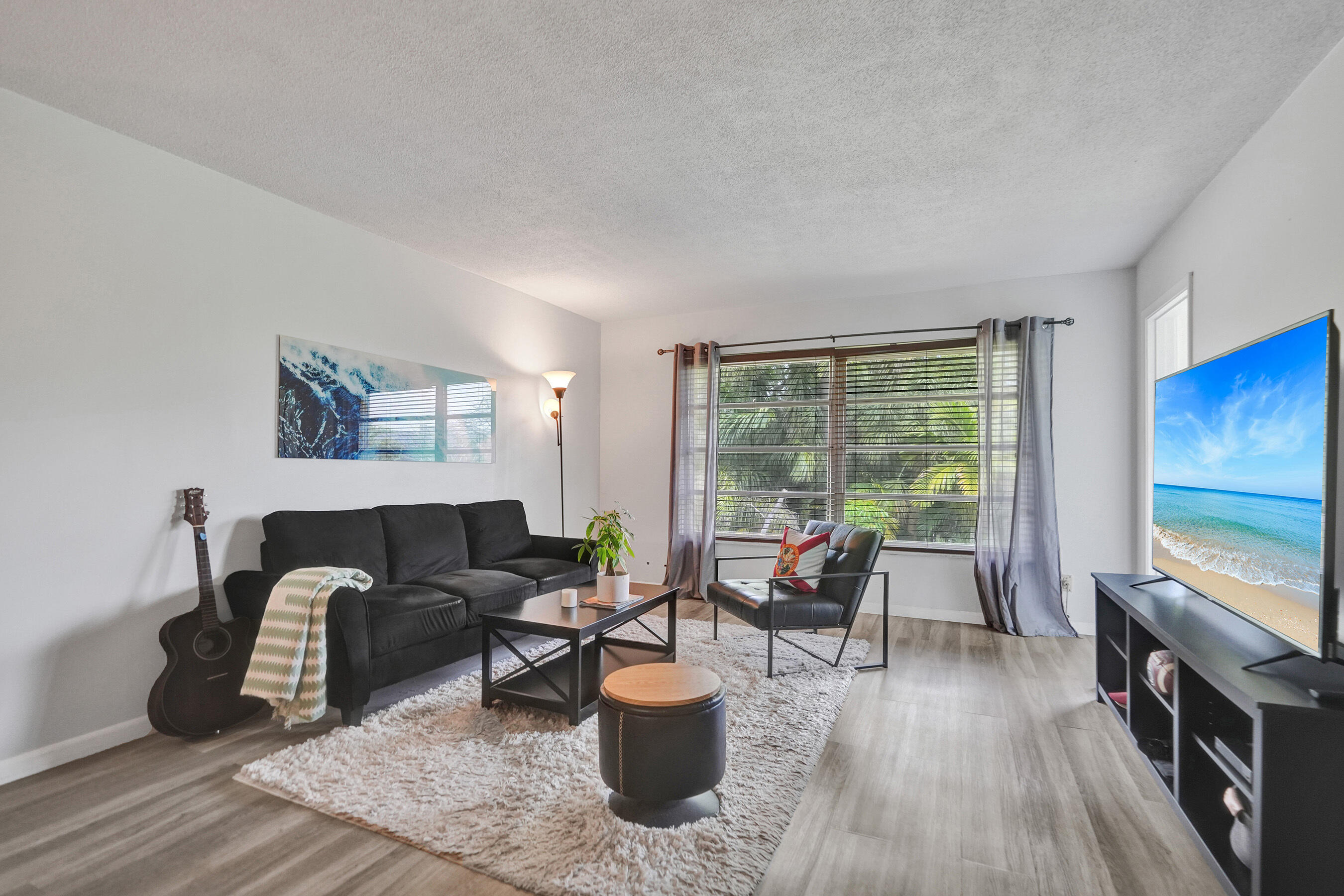 KINGS PARK GARDEN APTS CONDO - Residential