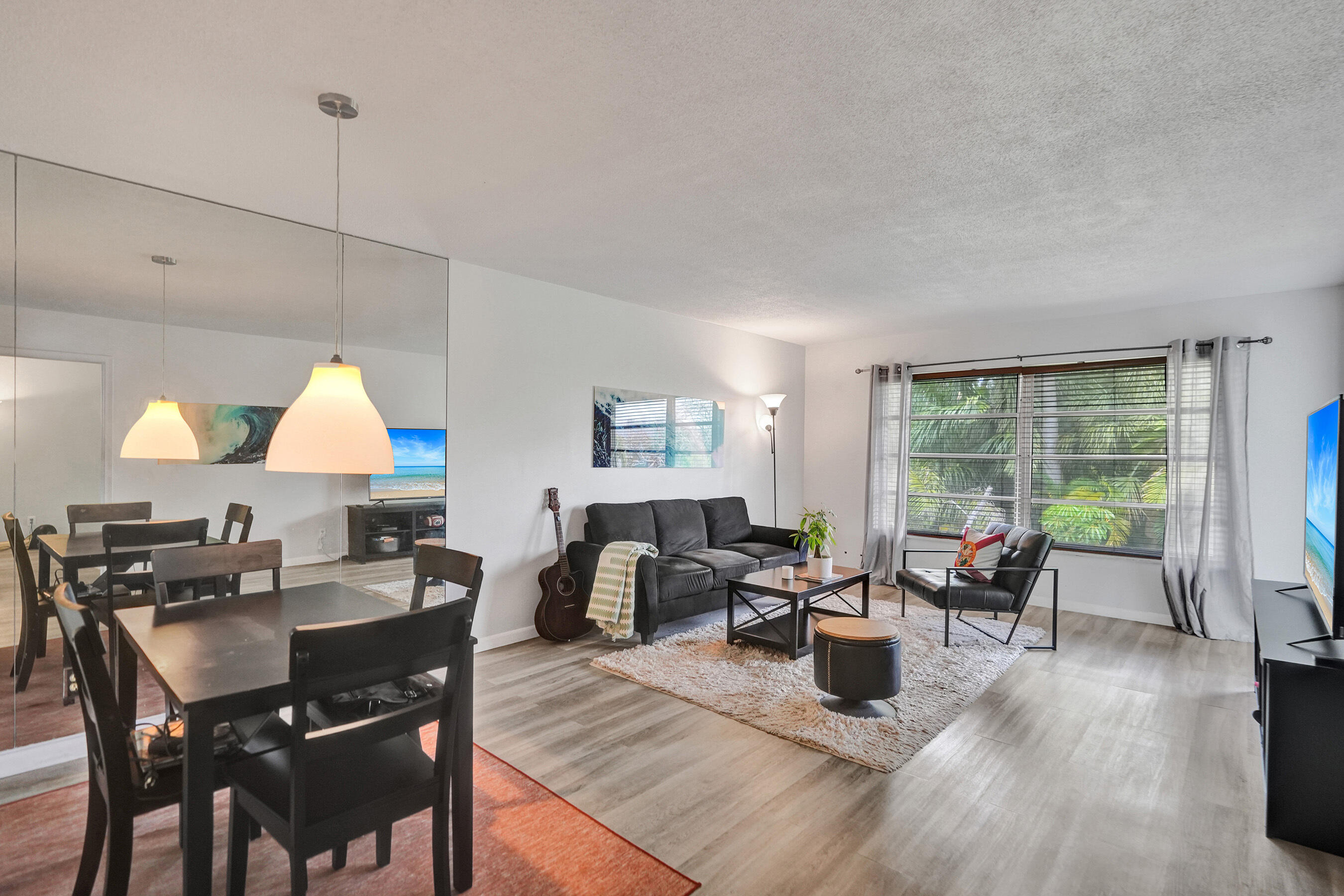 KINGS PARK GARDEN APTS CONDO - Residential