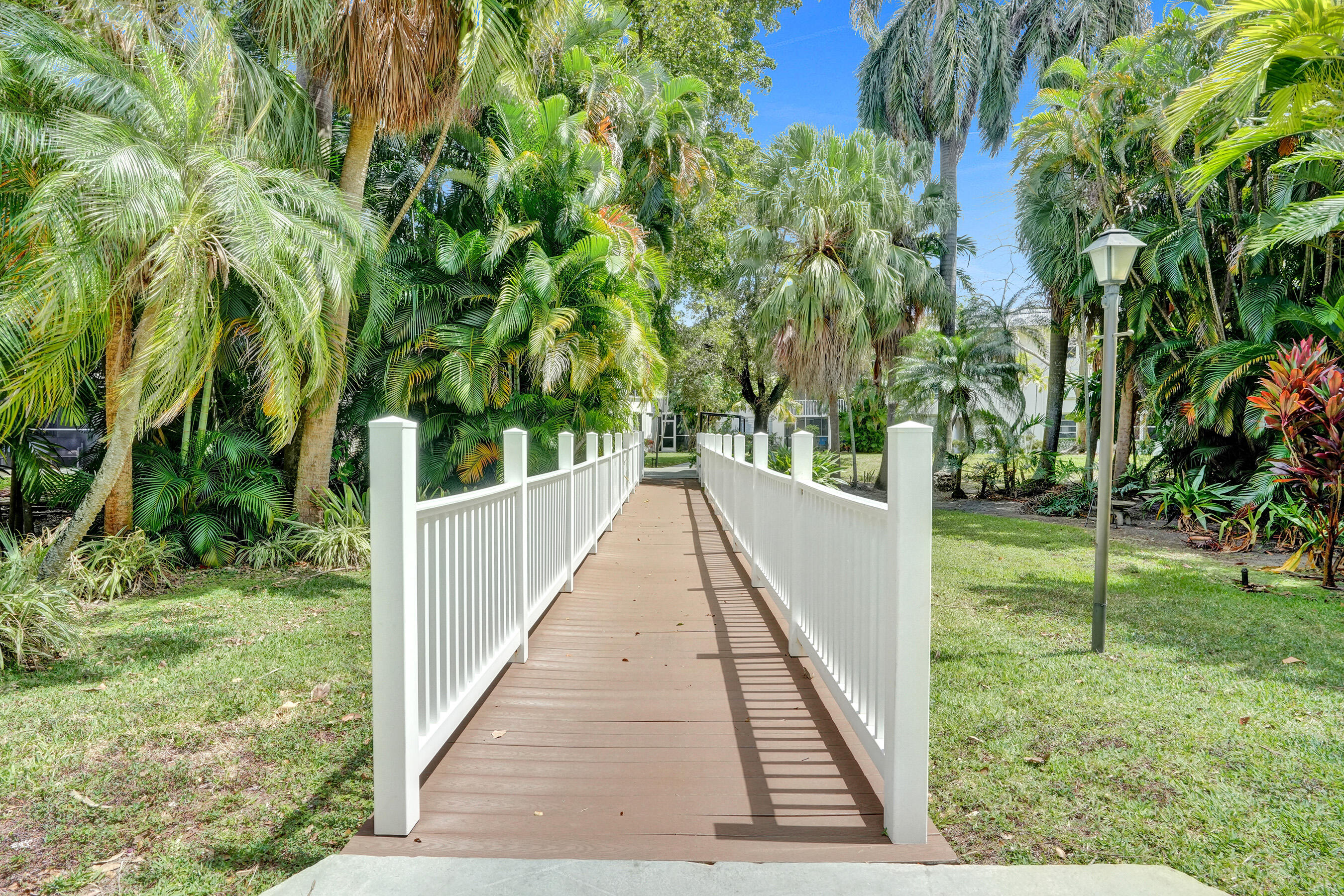 KINGS PARK GARDEN APTS CONDO - Residential