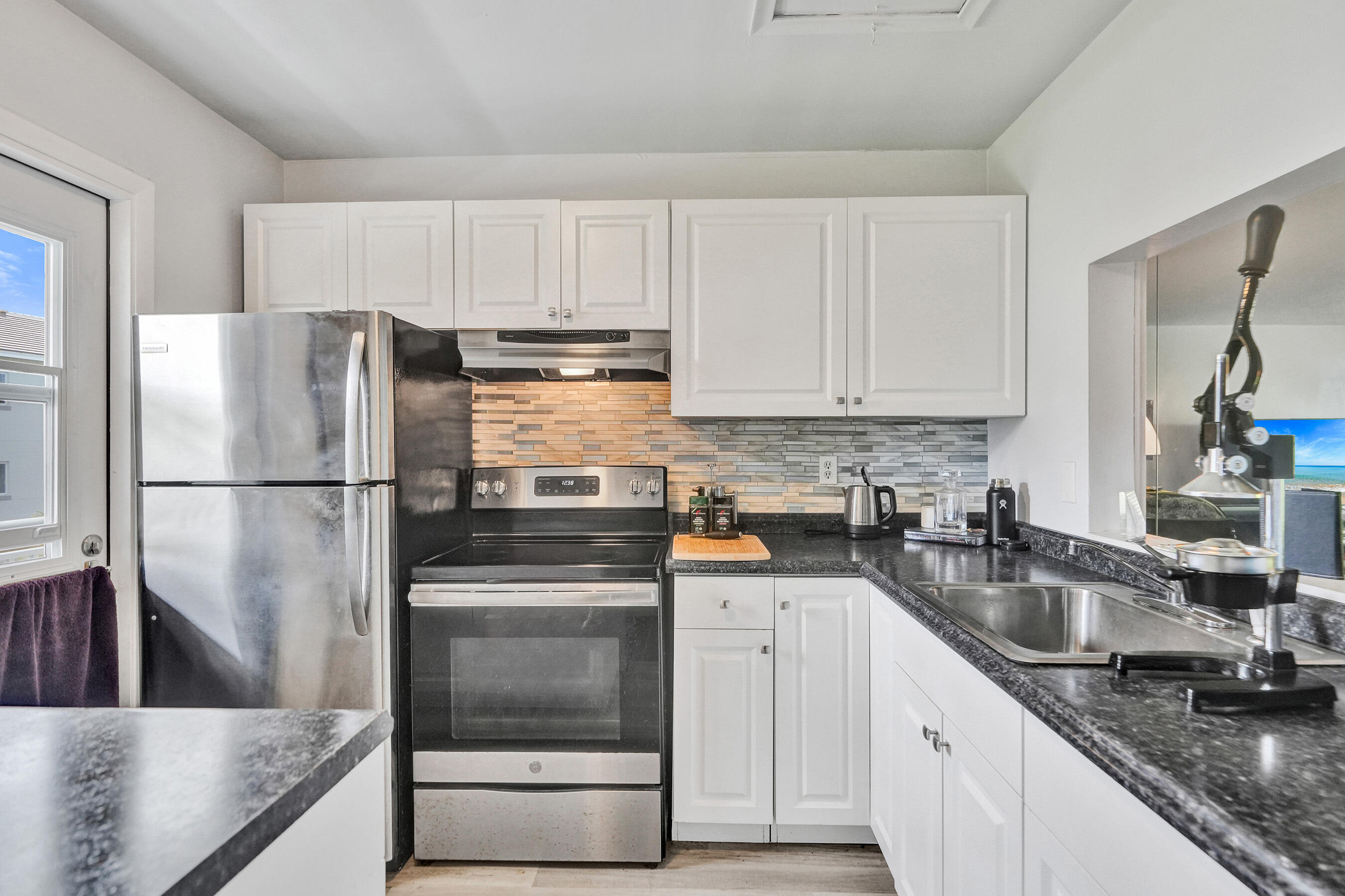 KINGS PARK GARDEN APTS CONDO - Residential