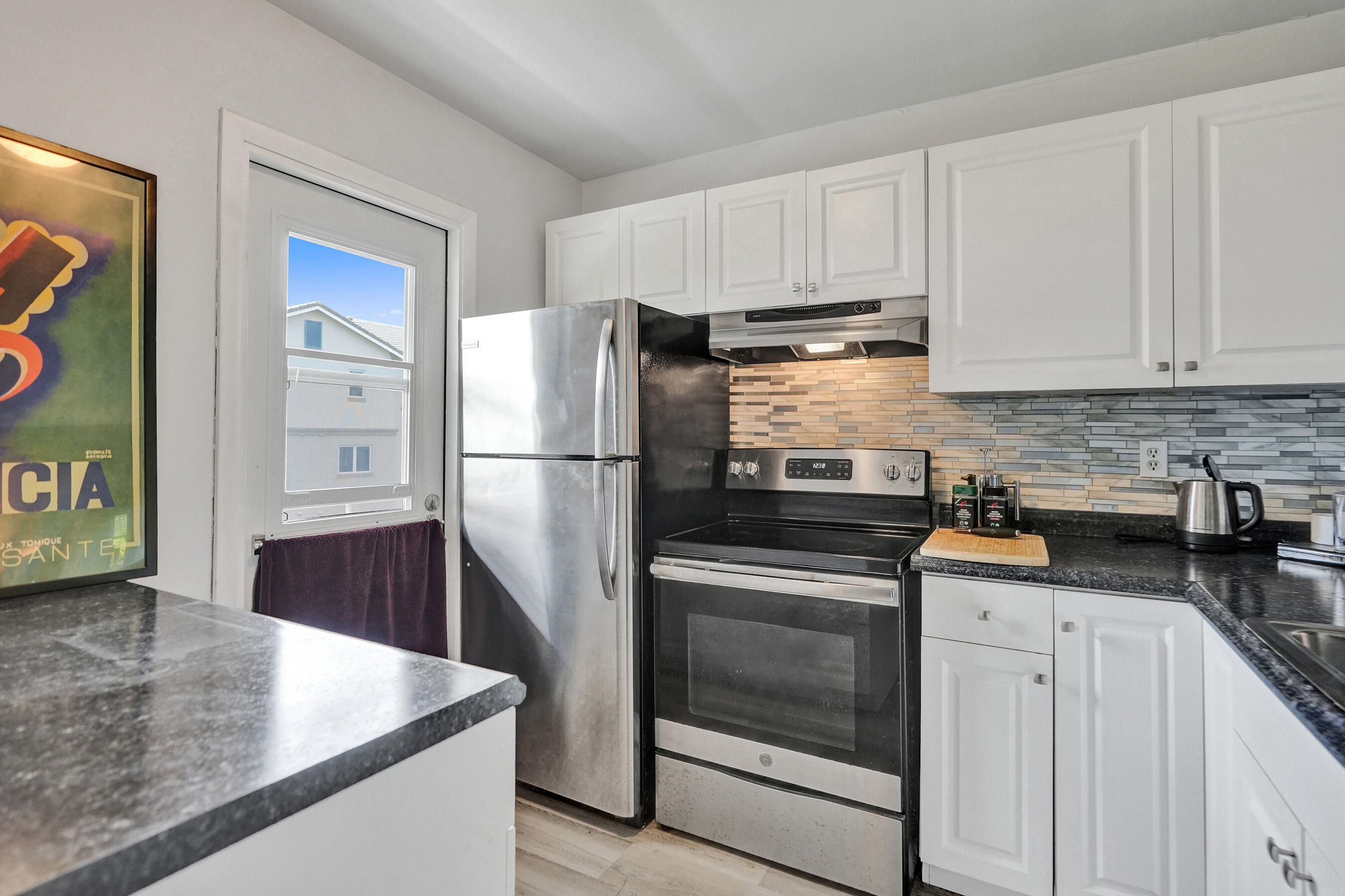 KINGS PARK GARDEN APTS CONDO - Residential