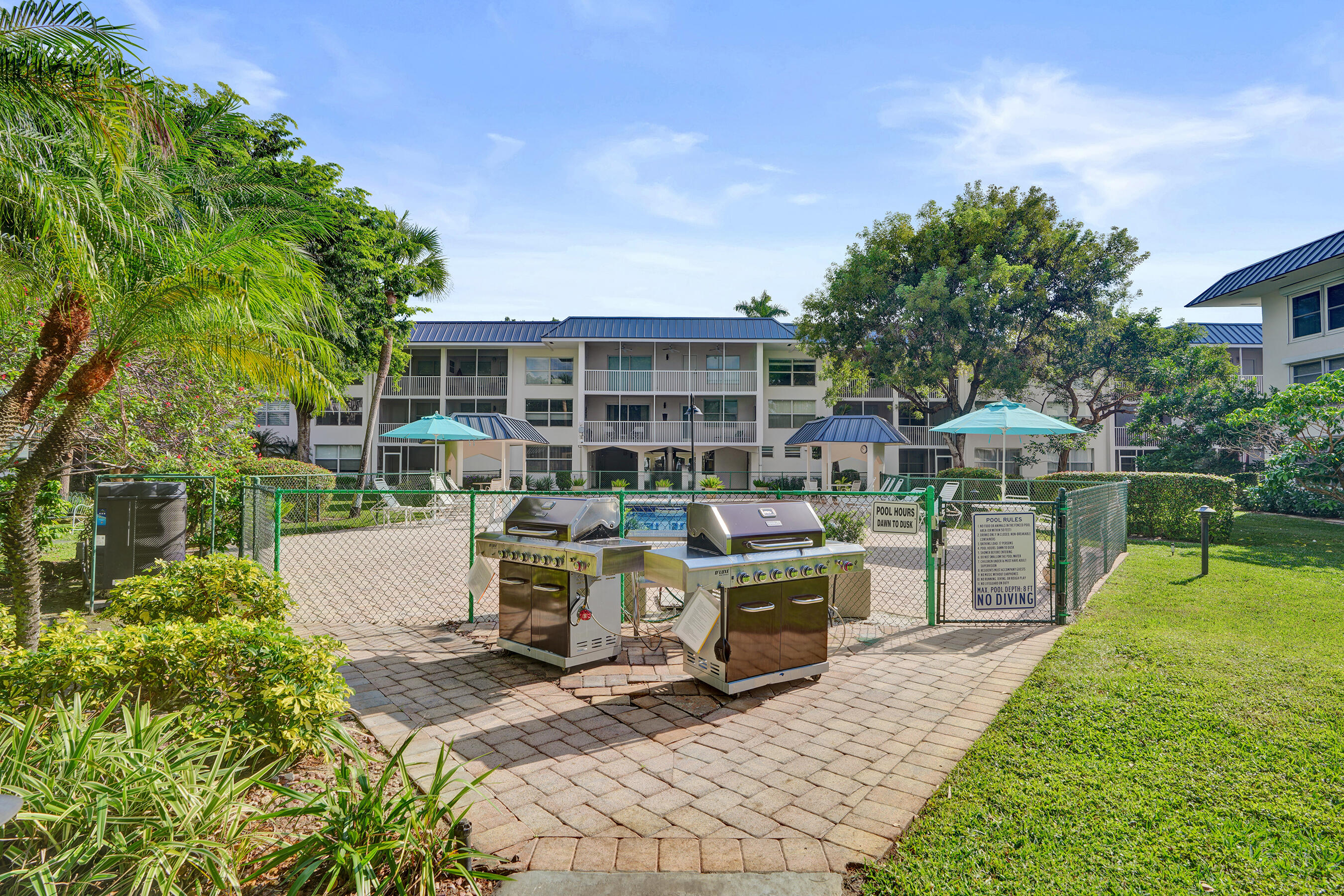 KINGS PARK GARDEN APTS CONDO - Residential