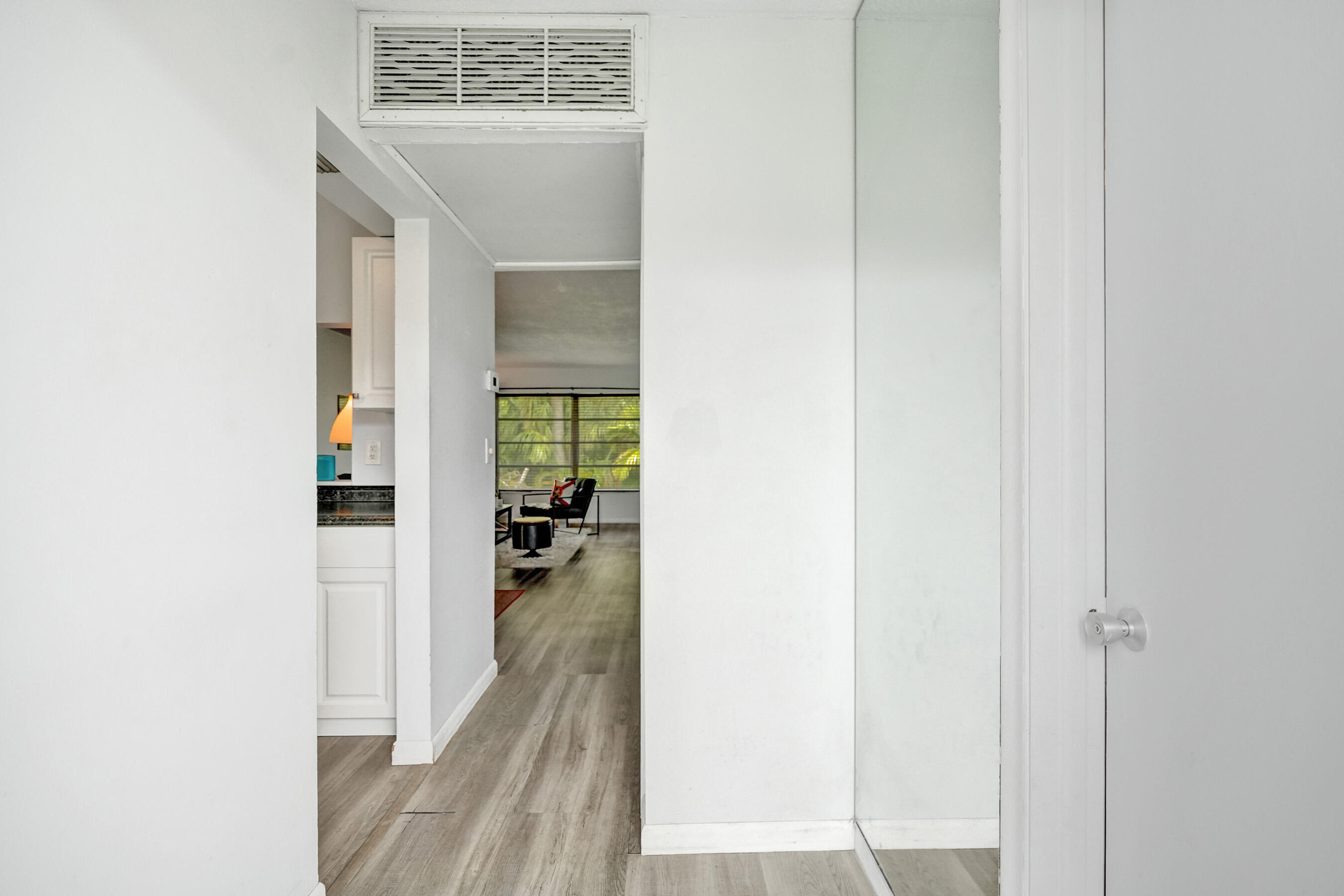 KINGS PARK GARDEN APTS CONDO - Residential