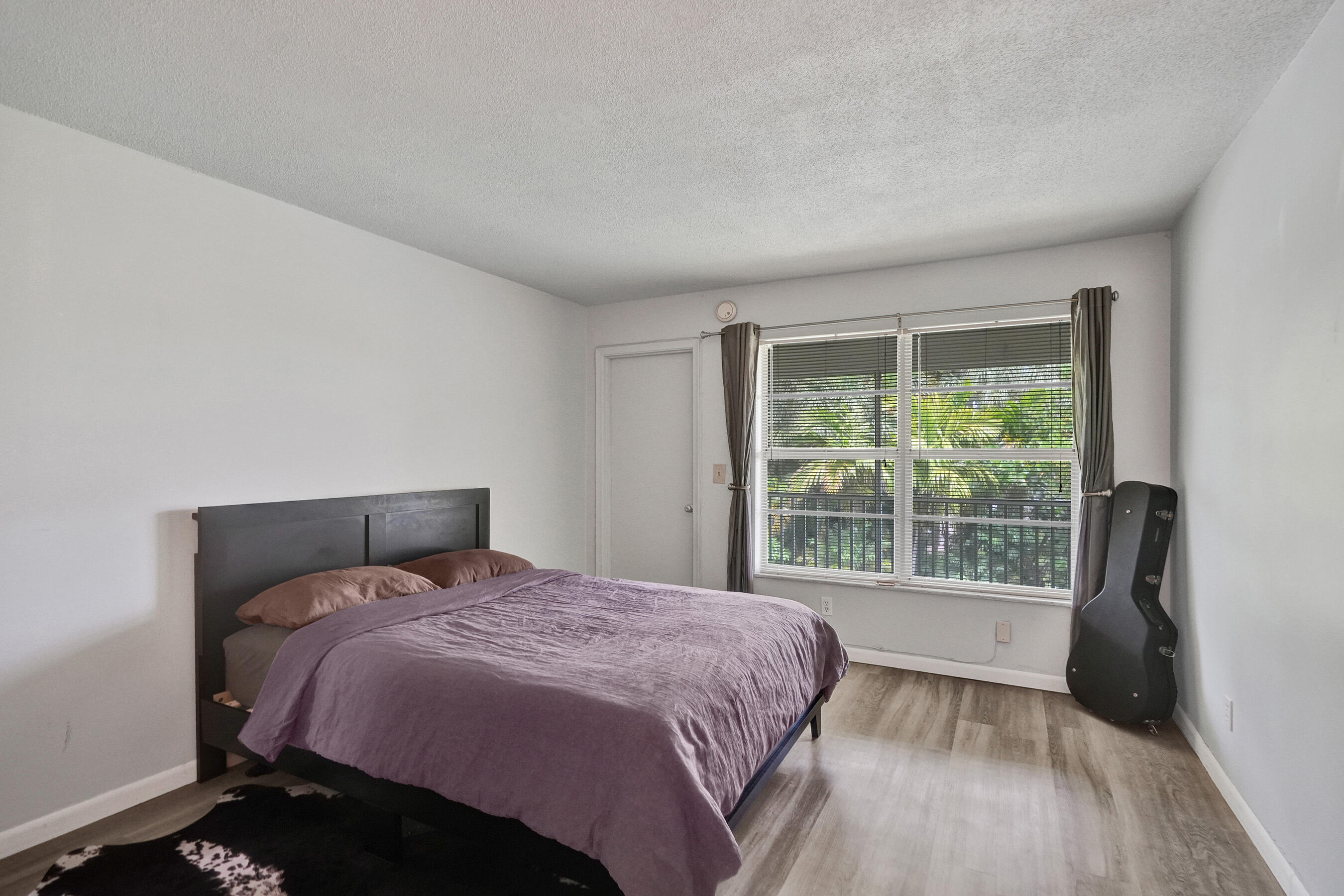 KINGS PARK GARDEN APTS CONDO - Residential