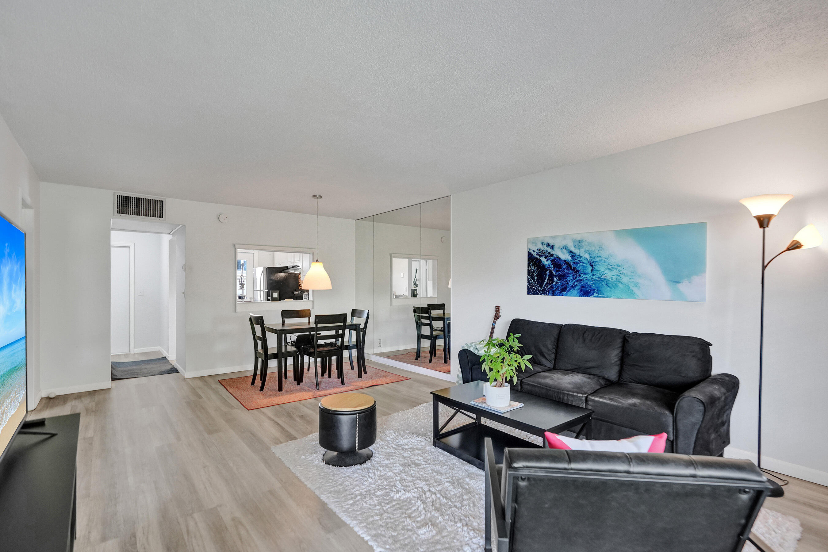 KINGS PARK GARDEN APTS CONDO - Residential