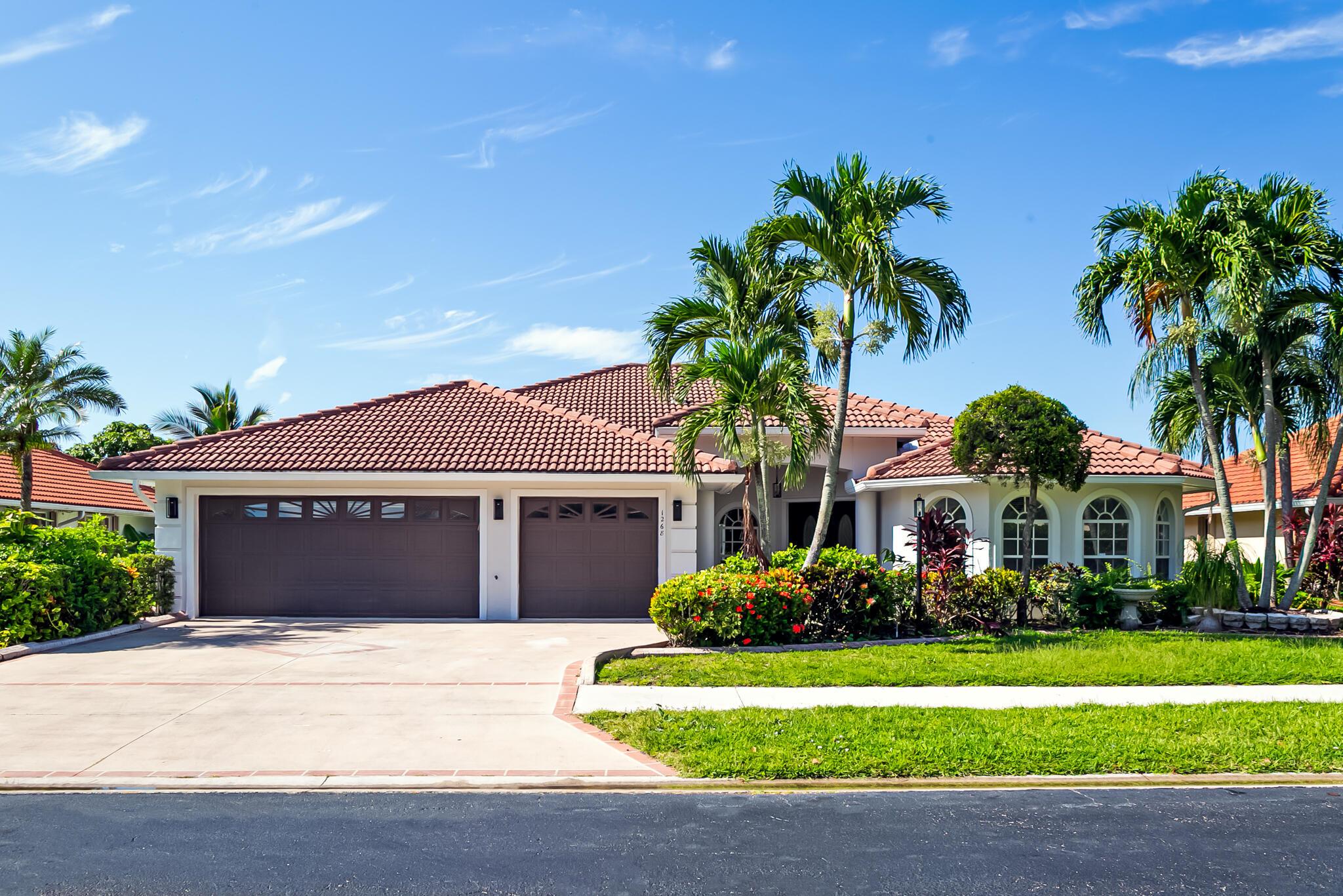 Stunning & exquisitely completely remodeled & well-appointed 3/2/2 lake view executive home with versatile use either office or den in desirable Heatherwood quaint community @ St Lucie West. Not just your average home, keen attention to detail, nicely manicured exterior with lush landscaping, nice open & flowing floor plan with upgraded tile flooring throughout., upgraded gourmet kitchen with large island with quartz countertop perfect for entertaining, a chef's delight. Formal dining, breakfast nook, formal living & cozy family room, extended porch overlooking the expansive view of the lake & majestic mature fruit trees. Oversized master suite with lake view. Great private community close to shopping, restaurants and I-95. Take a peek & fall in love. It's good to be to home! Just Lovel