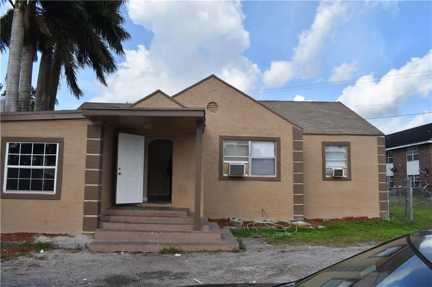 1800 sq foot single family home. New Kitchen, paint and central air just put in 6 months ago. new bathtub in the hallway bathroom and a new water Heater   Property is vacant and on lockbox front door. New Stove, washer and dryer is in and will be installed prior to new tenant move in. New paint in and out. Home shows very well.